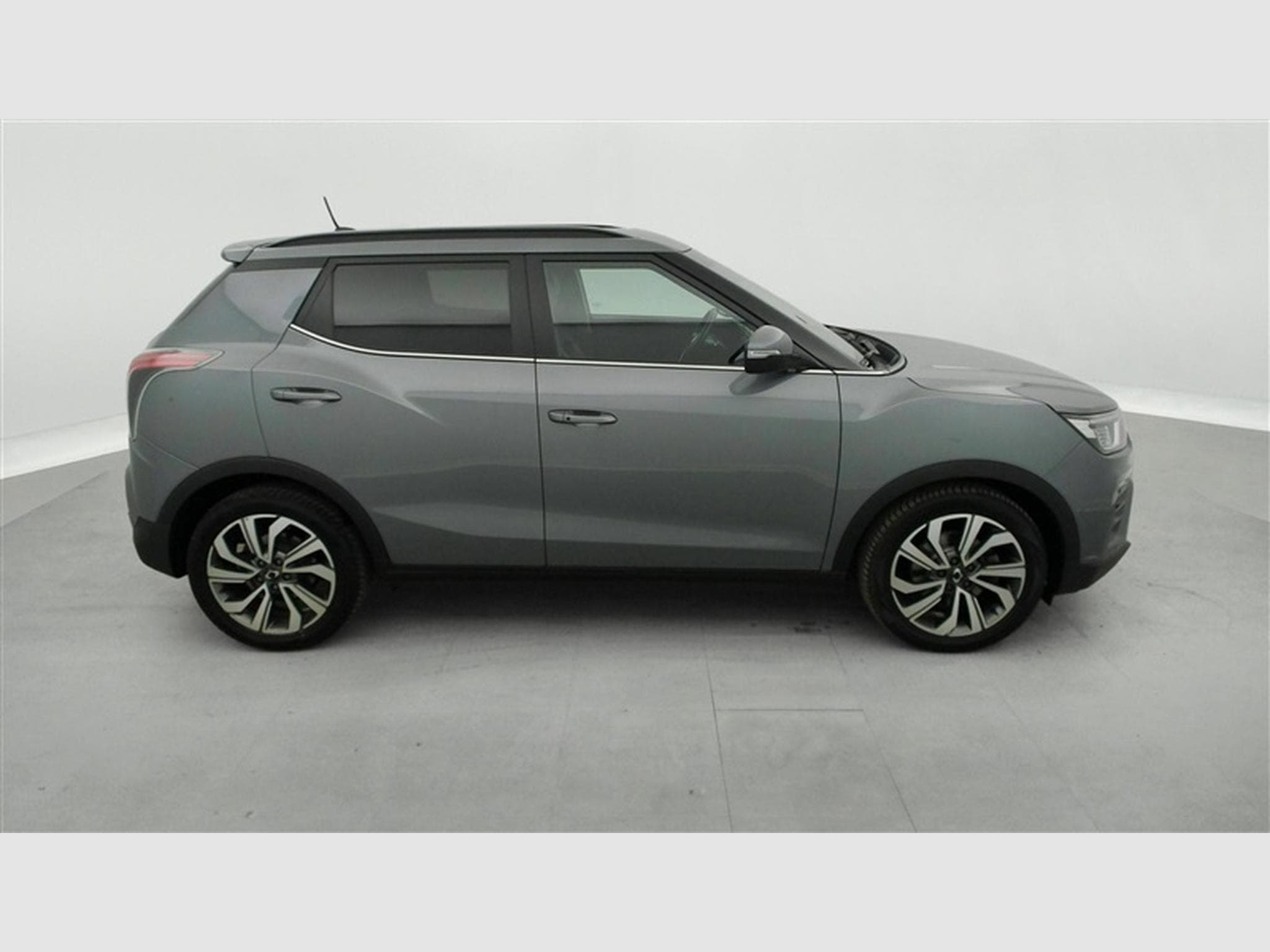 SsangYong Tivoli 1.5 T-GDI 163cv AUTOM. Quartz NAVI / CUIR / CAMERA / JA 18" (2022) - Foto 25
