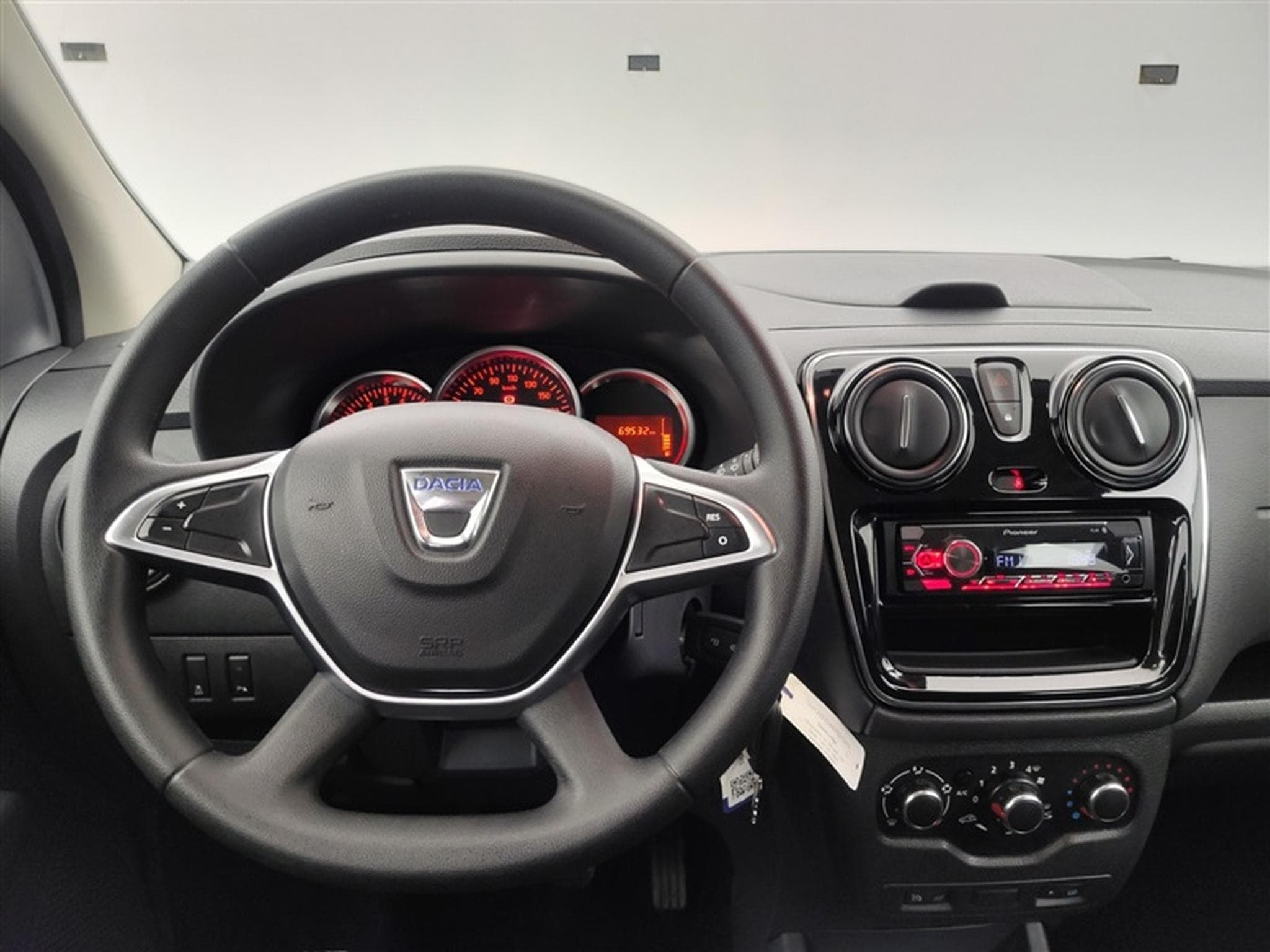 Dacia Lodgy 1.5 Blue dCi 115Cv 7PL CLIM / PDC (2021) - Foto 9