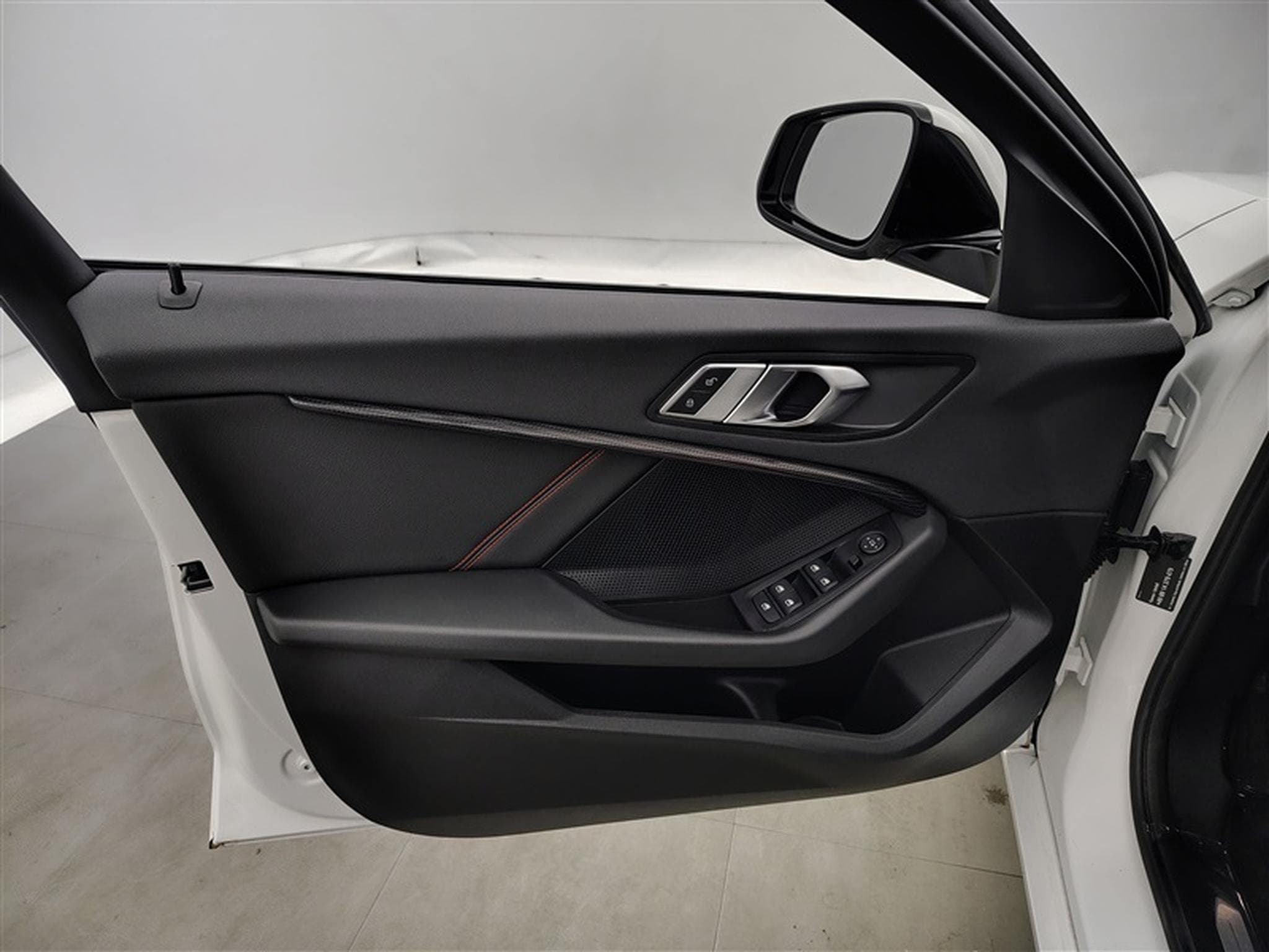 BMW 116 116i Sportline S-CUIR / FULL LED / PDC (2021) - Foto 17