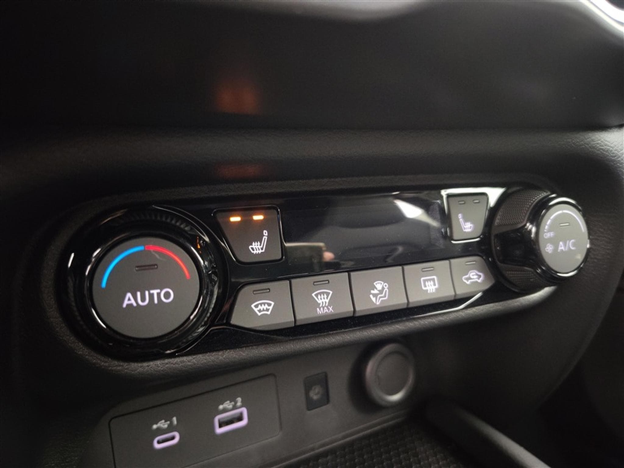 Nissan Juke 1.0 DIG-T 115cv DCT N-Connecta NAVI / CARPLAY / CAMERA (2026) - Foto 18