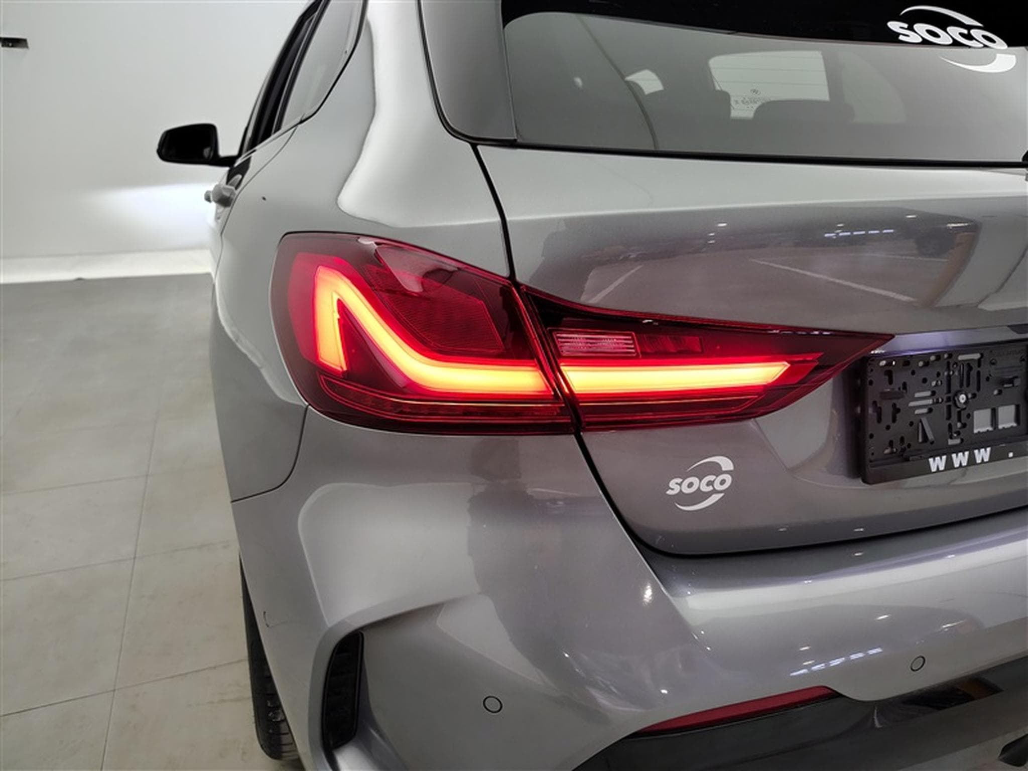 BMW 116 116iA Pack M NAVI / FULL LED / CUIR PARTIEL / CAMERA / JA 17 (2024) - Foto 16
