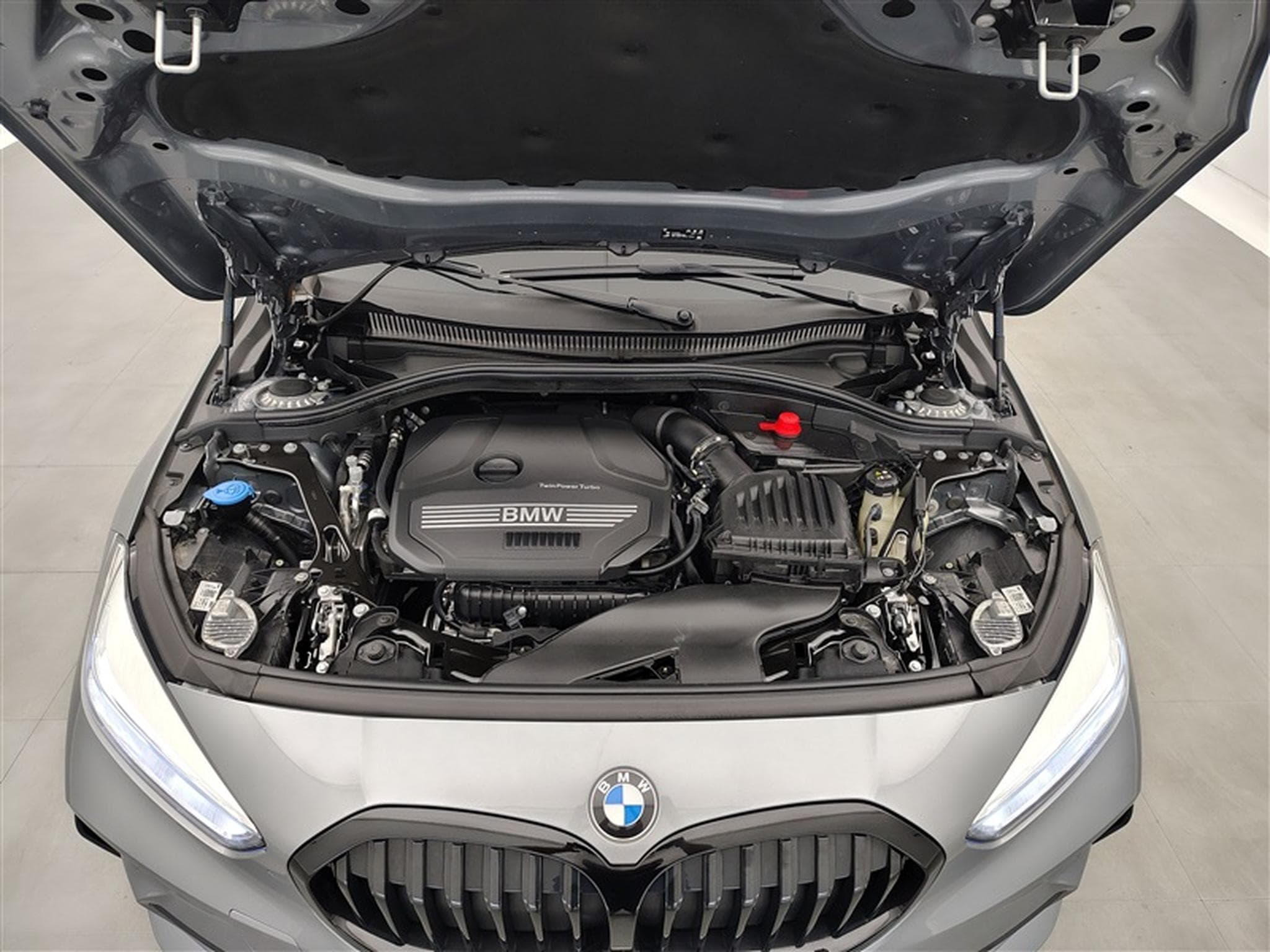 BMW 116 116iA Pack M NAVI / FULL LED / CUIR PARTIEL / CAMERA / JA 17 (2024) - Foto 20