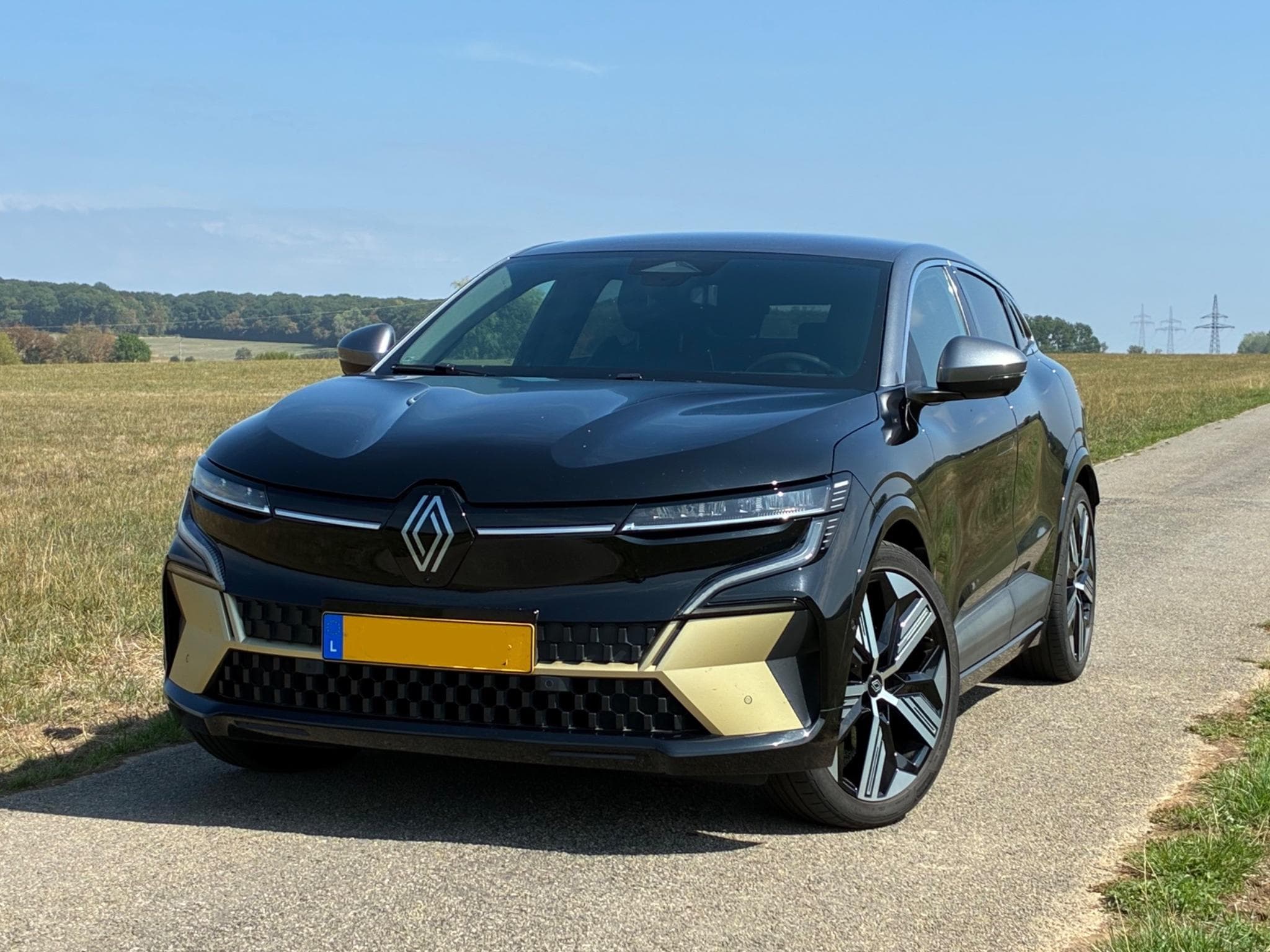 Renault Megane E-TECH EV60 iconic (2022) - Photo 1