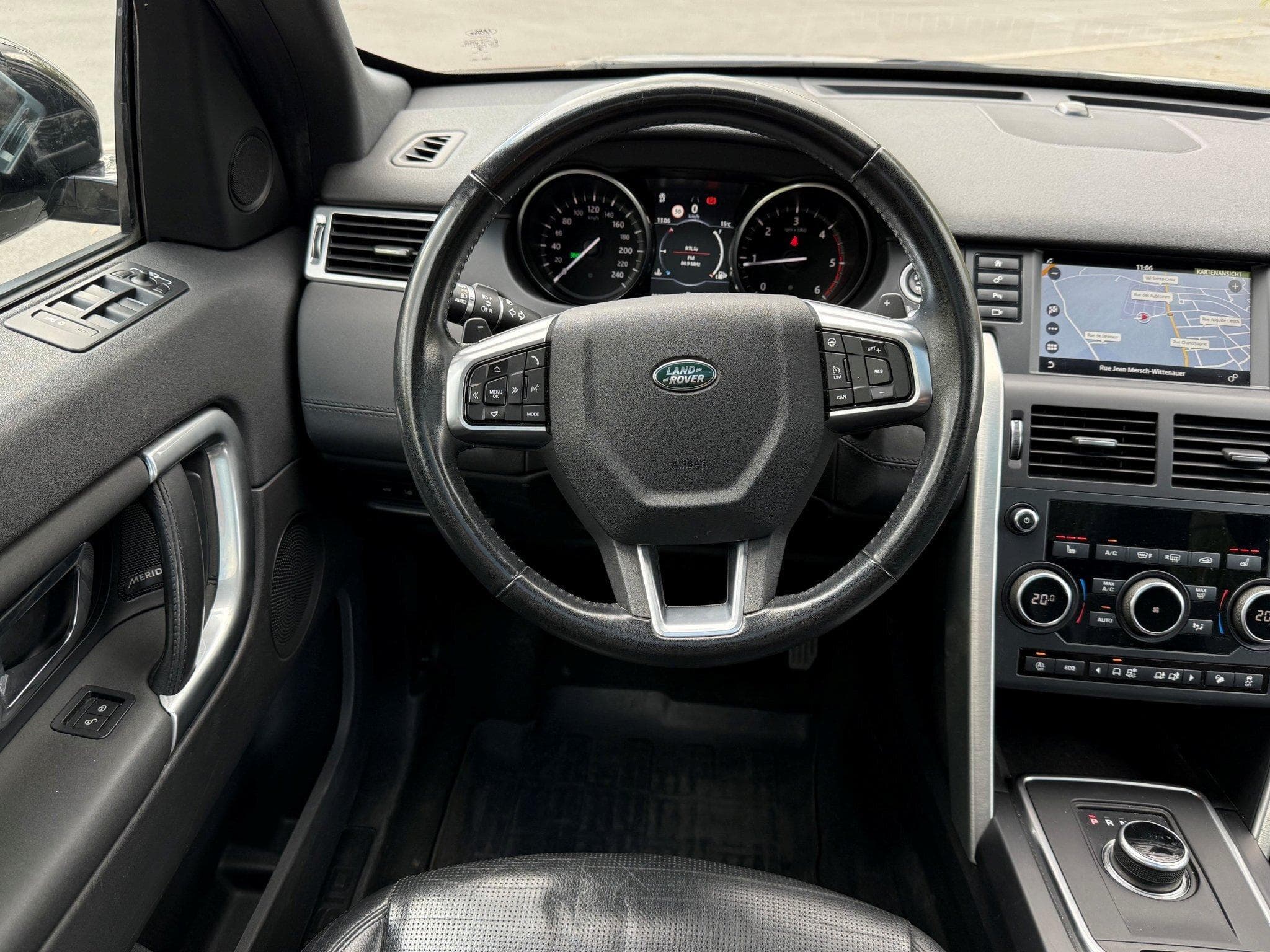 Land-Rover Discovery Sport HSE 2.0 SD4 *Full LR Service* (2018) - Photo 6