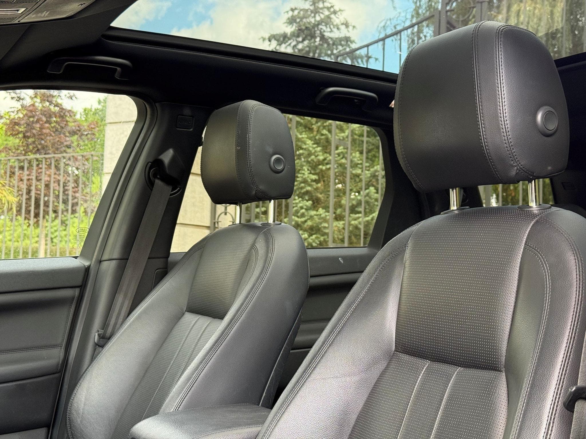 Land-Rover Discovery Sport HSE 2.0 SD4 *Full LR Service* (2018) - Photo 7