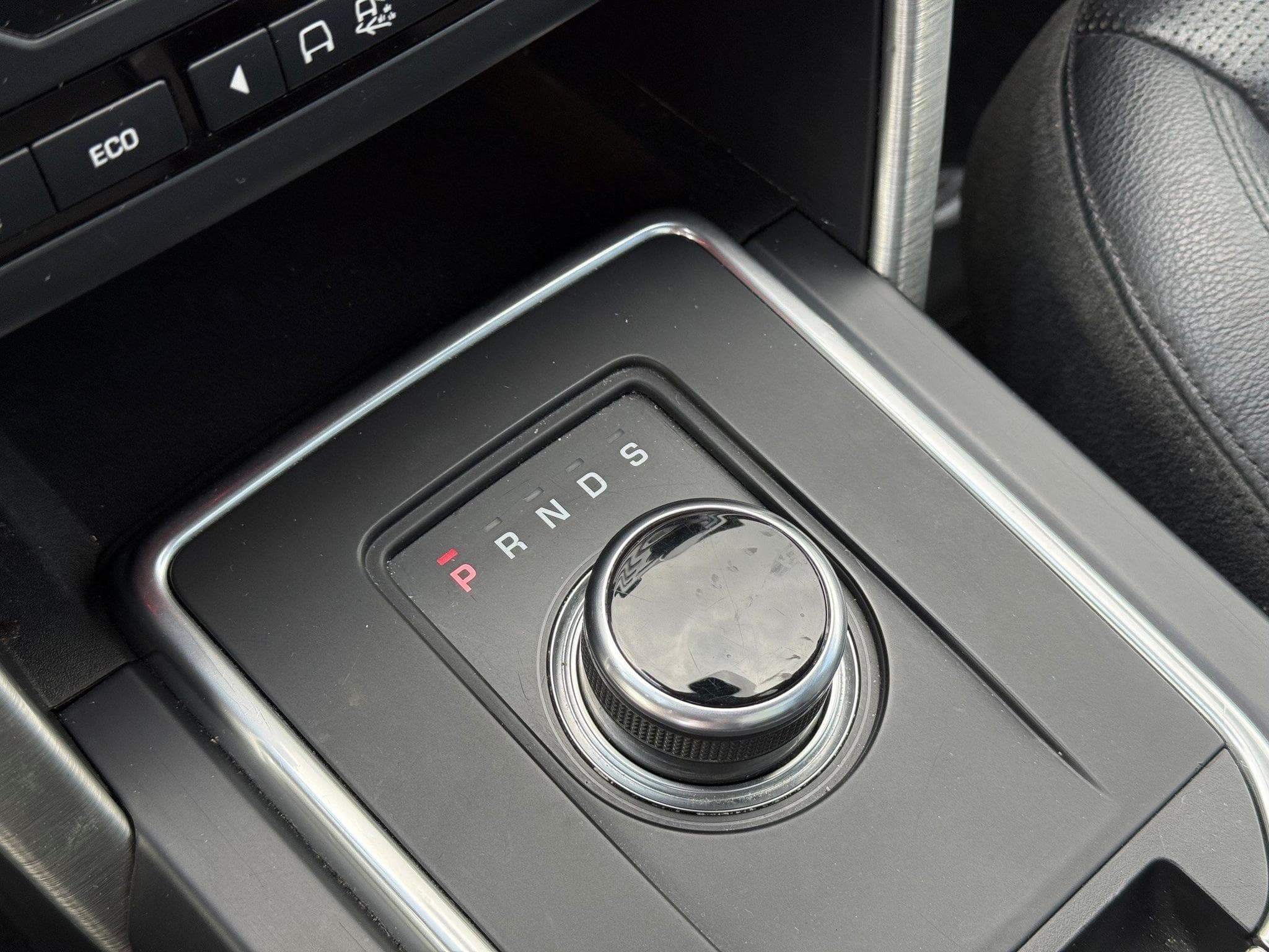 Land-Rover Discovery Sport HSE 2.0 SD4 *Full LR Service* (2018) - Photo 9