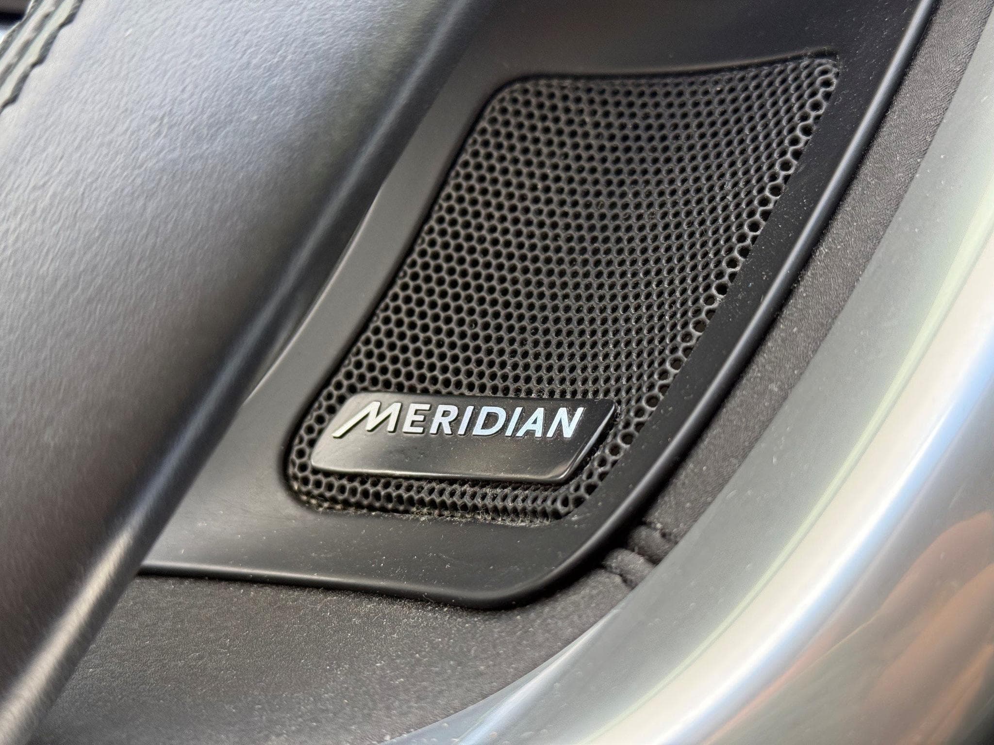 Land-Rover Discovery Sport HSE 2.0 SD4 *Full LR Service* (2018) - Photo 12