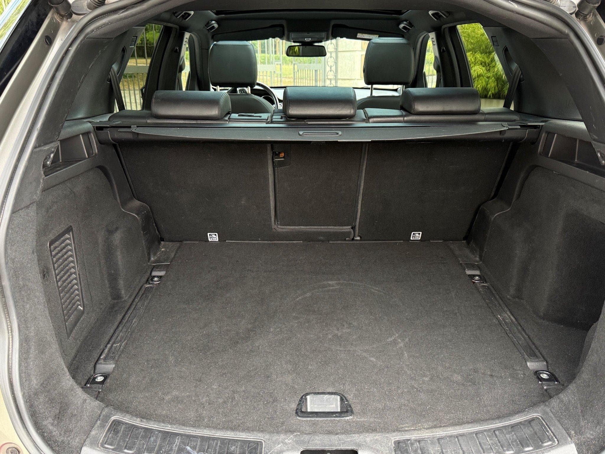 Land-Rover Discovery Sport HSE 2.0 SD4 *Full LR Service* (2018) - Photo 15