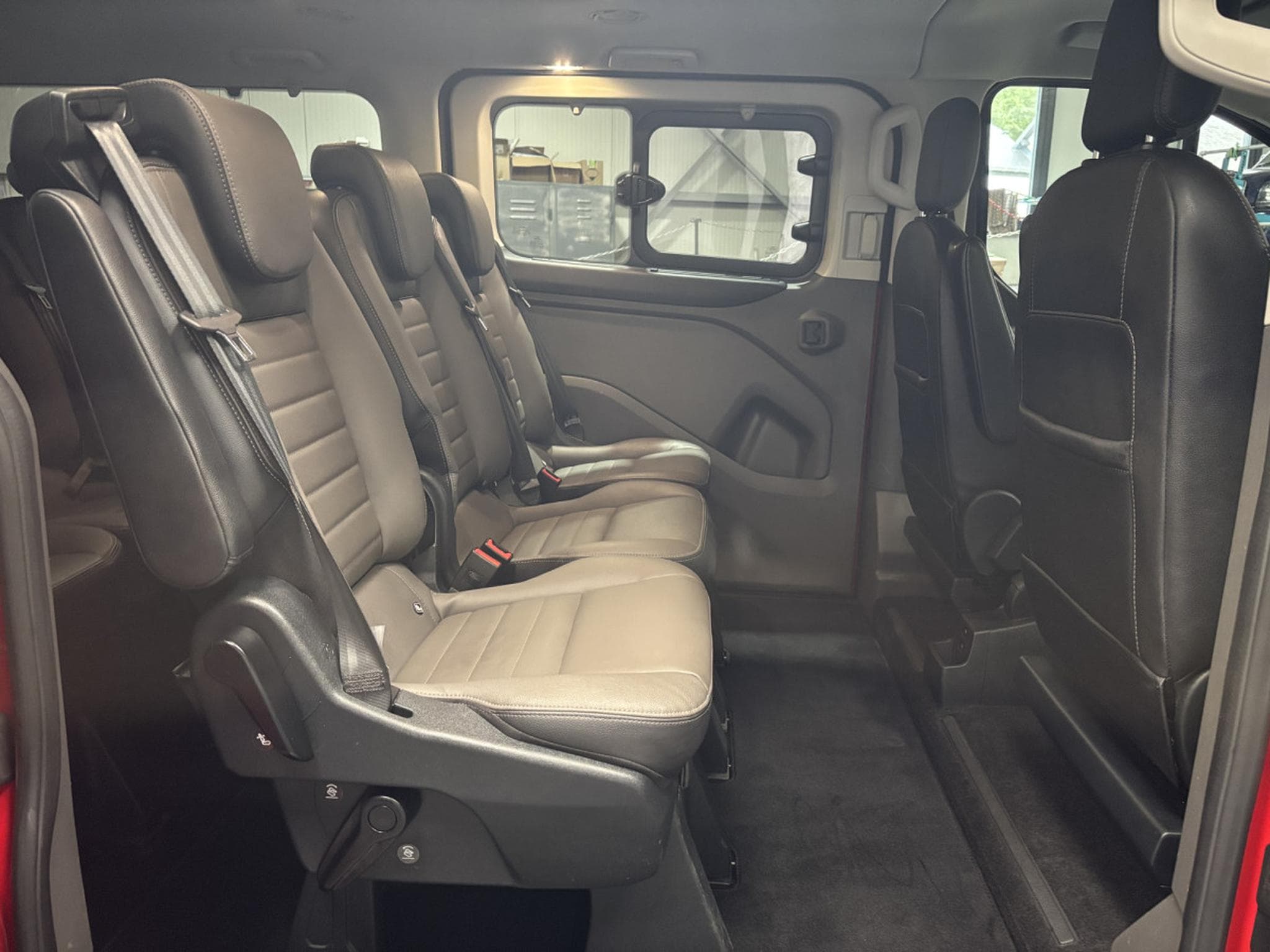 Ford Tourneo 2.0 TDCi 170HP 8PL autom. (2023) - Photo 12
