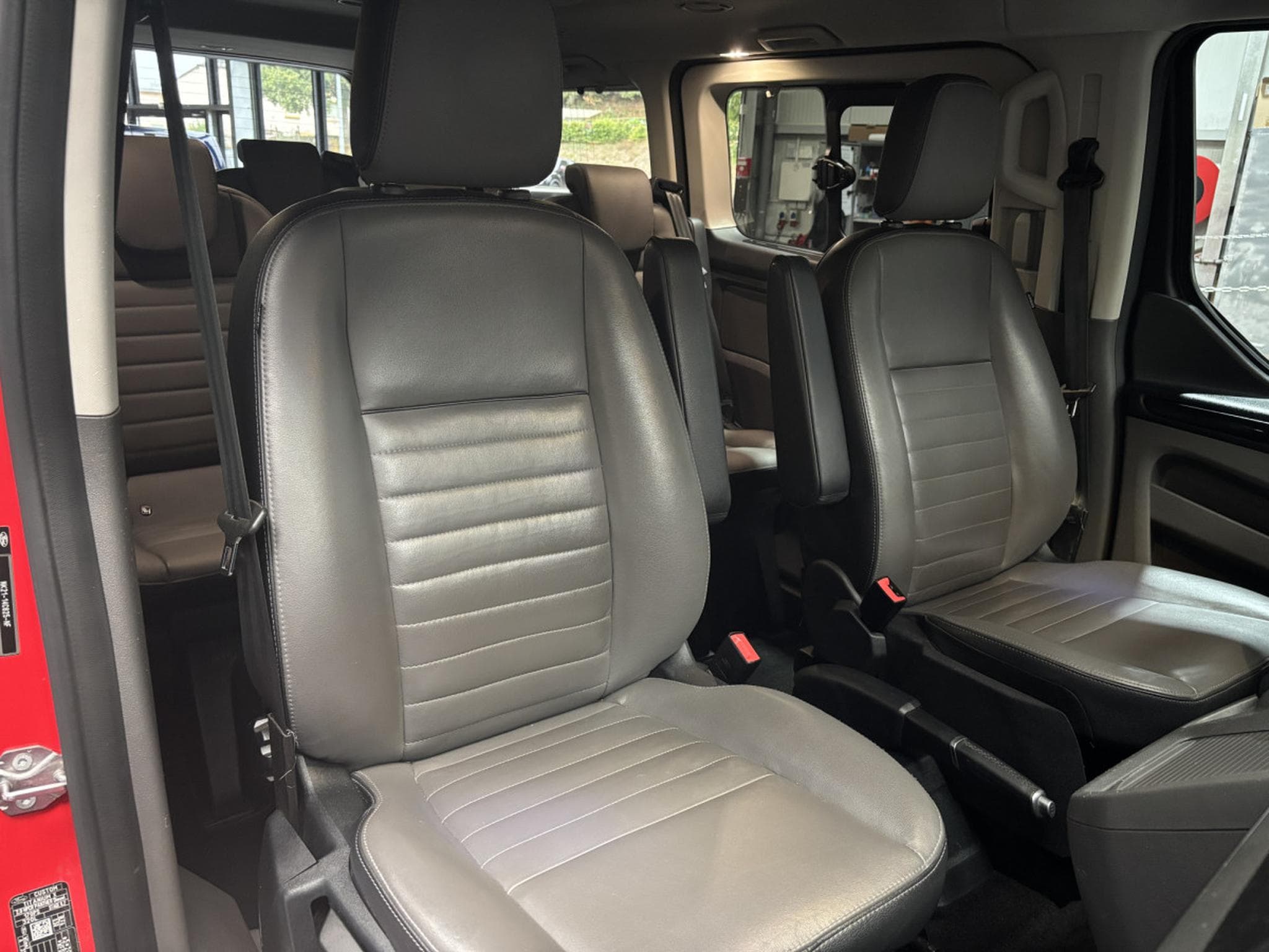 Ford Tourneo 2.0 TDCi 170HP 8PL autom. (2023) - Photo 11