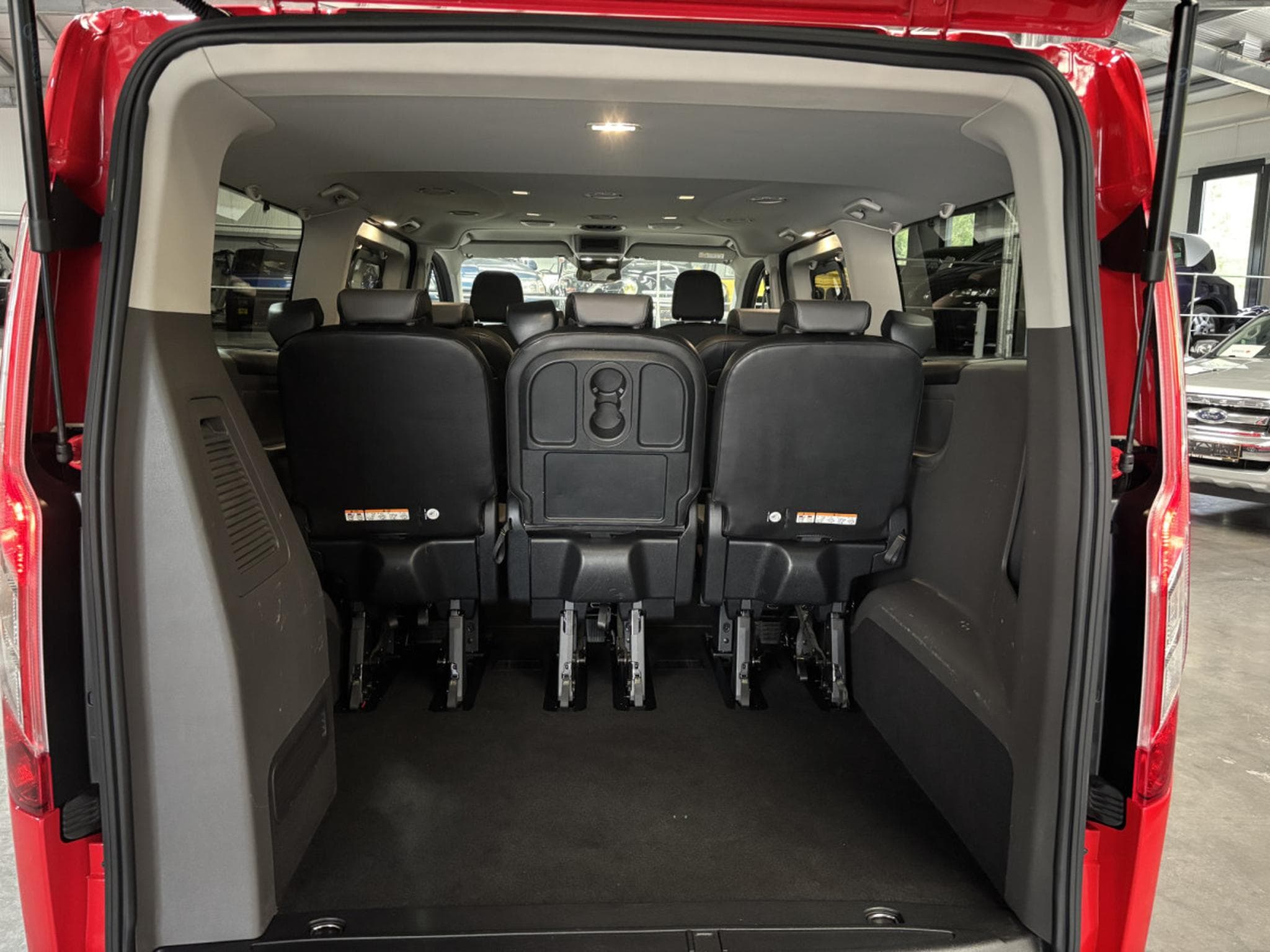 Ford Tourneo 2.0 TDCi 170HP 8PL autom. (2023) - Photo 14