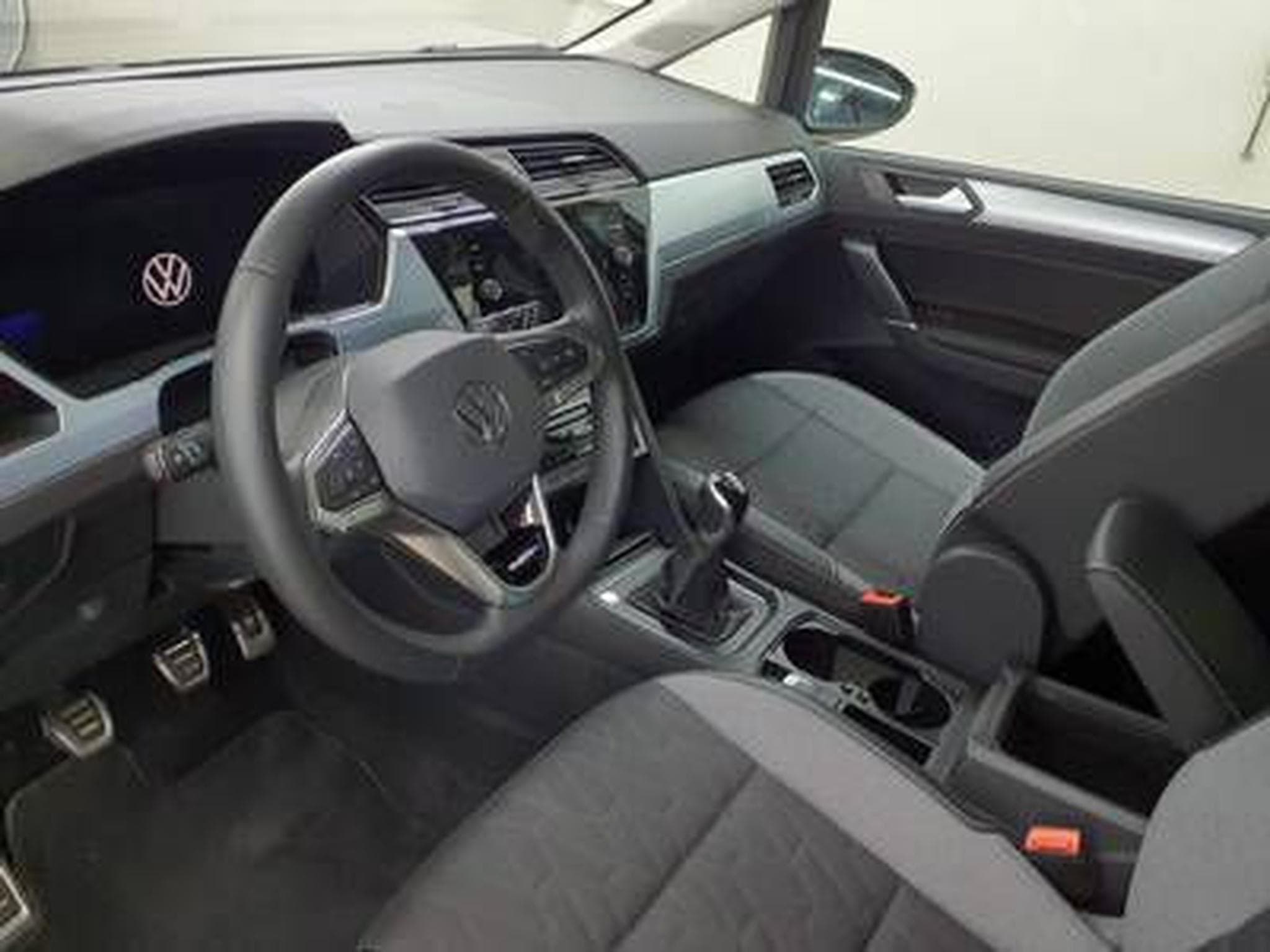 VW Touran Comfortline Energy 1.5 TSI 150 CV BVM6  * 7 PLACES *CAM* *HA (2026) - Foto 4