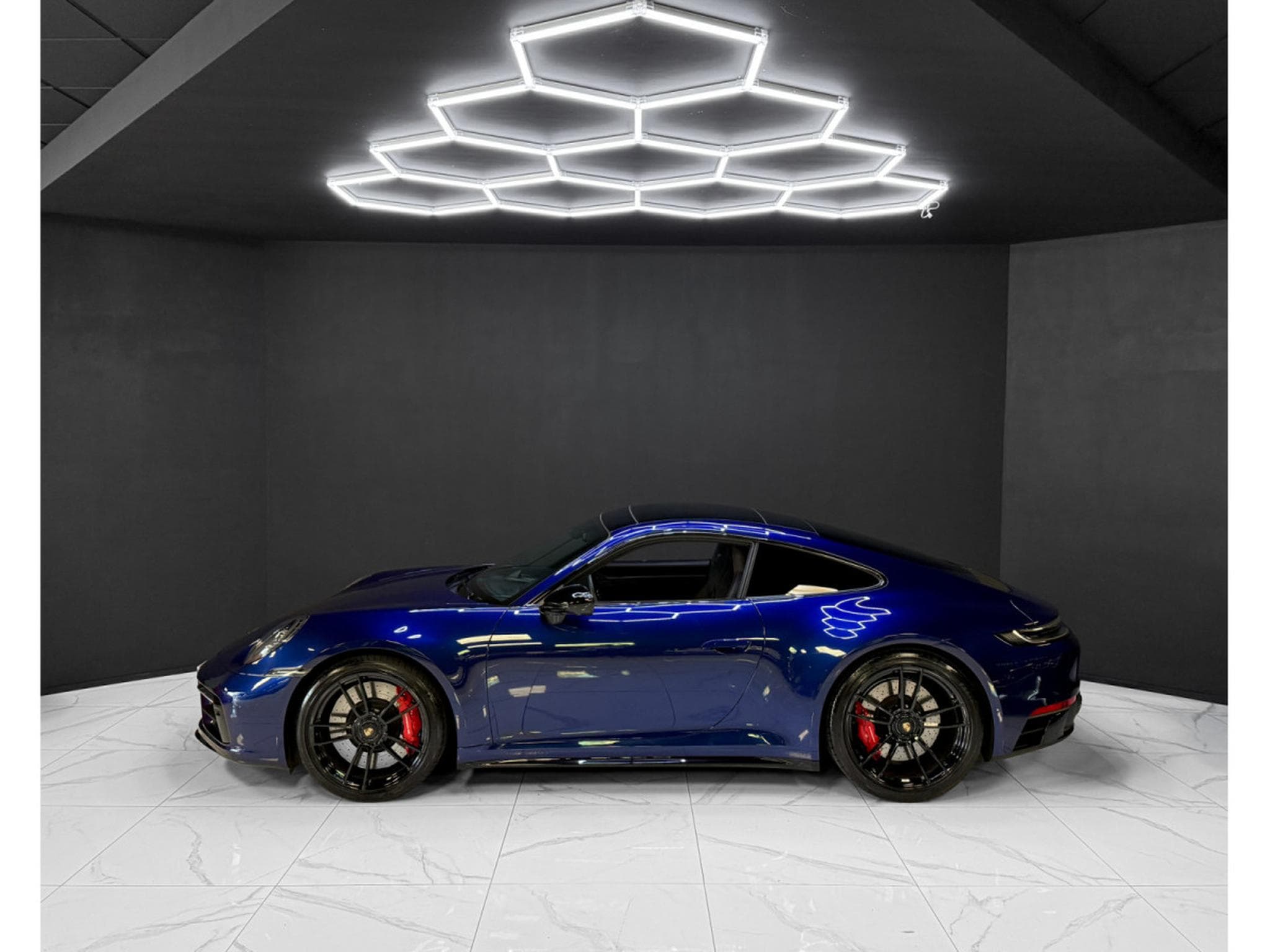 Porsche 911 Carrera 4 GTS / Lift / Bose / Matrix / 360° (2024) - Foto 2