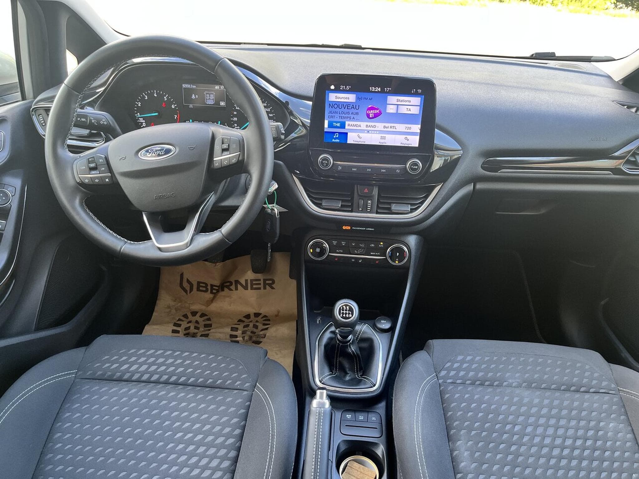 Ford Fiesta TITANIUM - 5 P - sièges, volant et pare brise chauffants, et (2021) - Foto 13