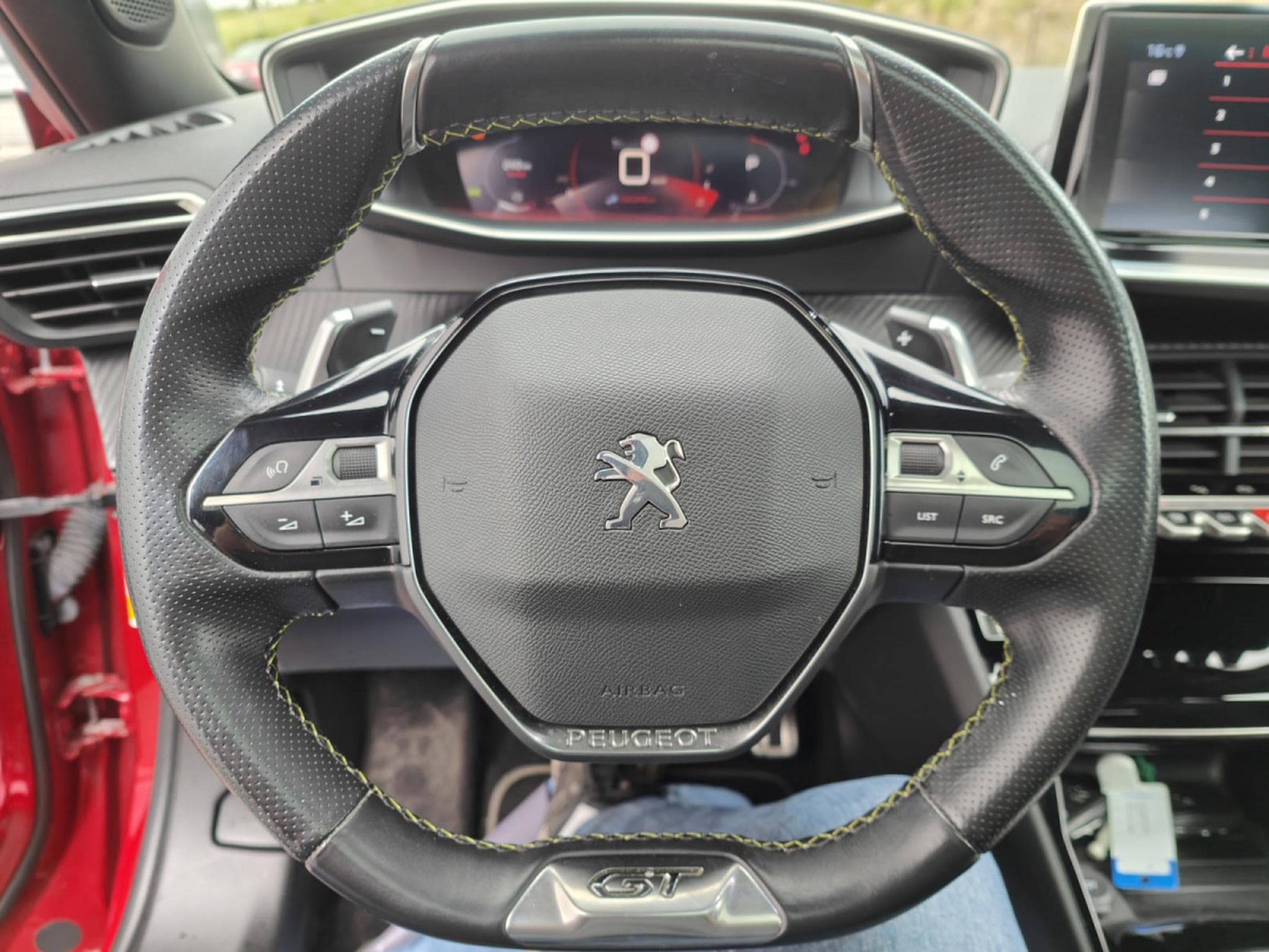 Peugeot 2008 1.5 HDI GT-LINE EAT8 CARPLAY CAMERA 360 TOIT OUVRANT (2020) - Photo 18