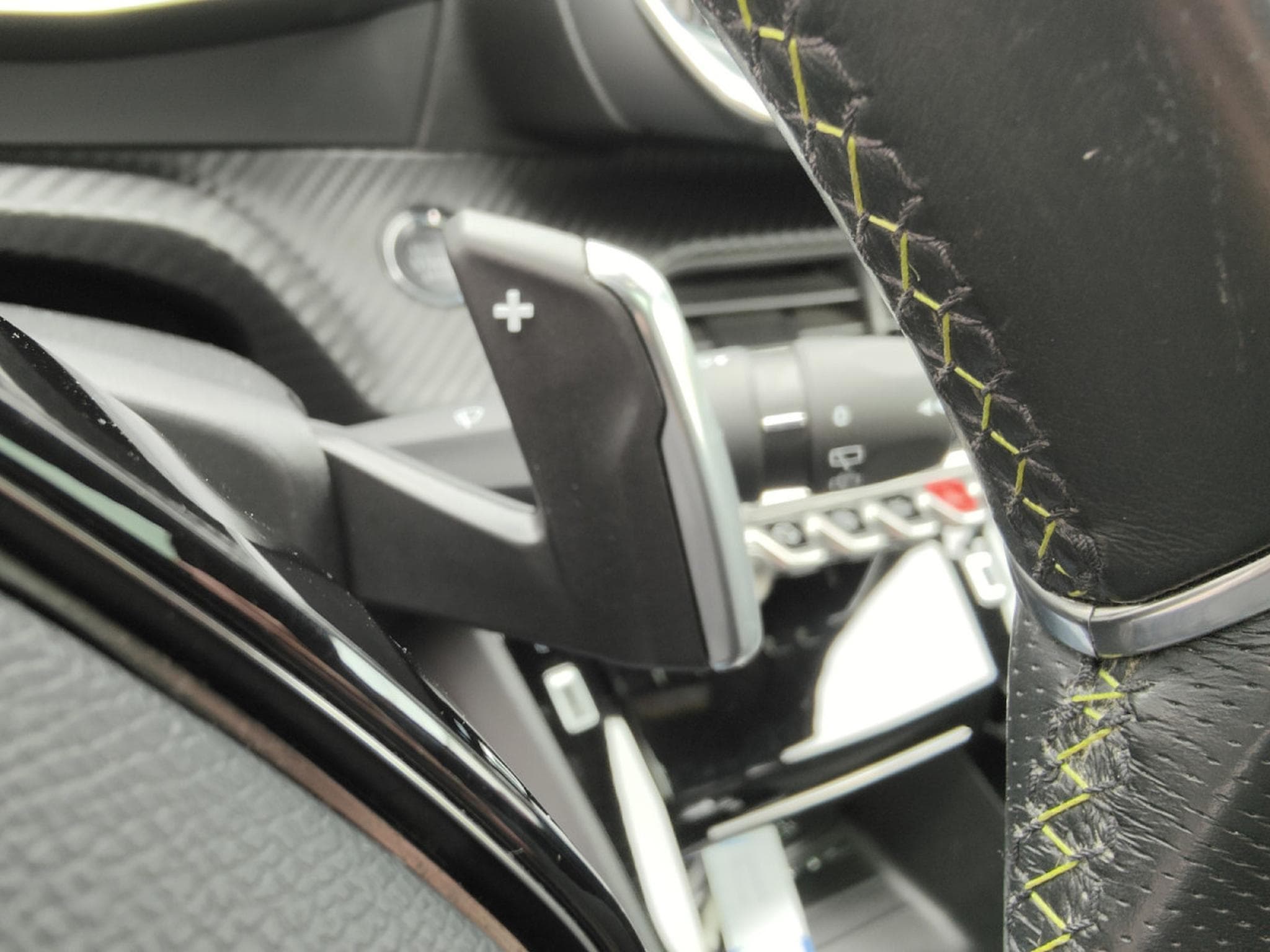 Peugeot 2008 1.5 HDI GT-LINE EAT8 CARPLAY CAMERA 360 TOIT OUVRANT (2020) - Photo 19