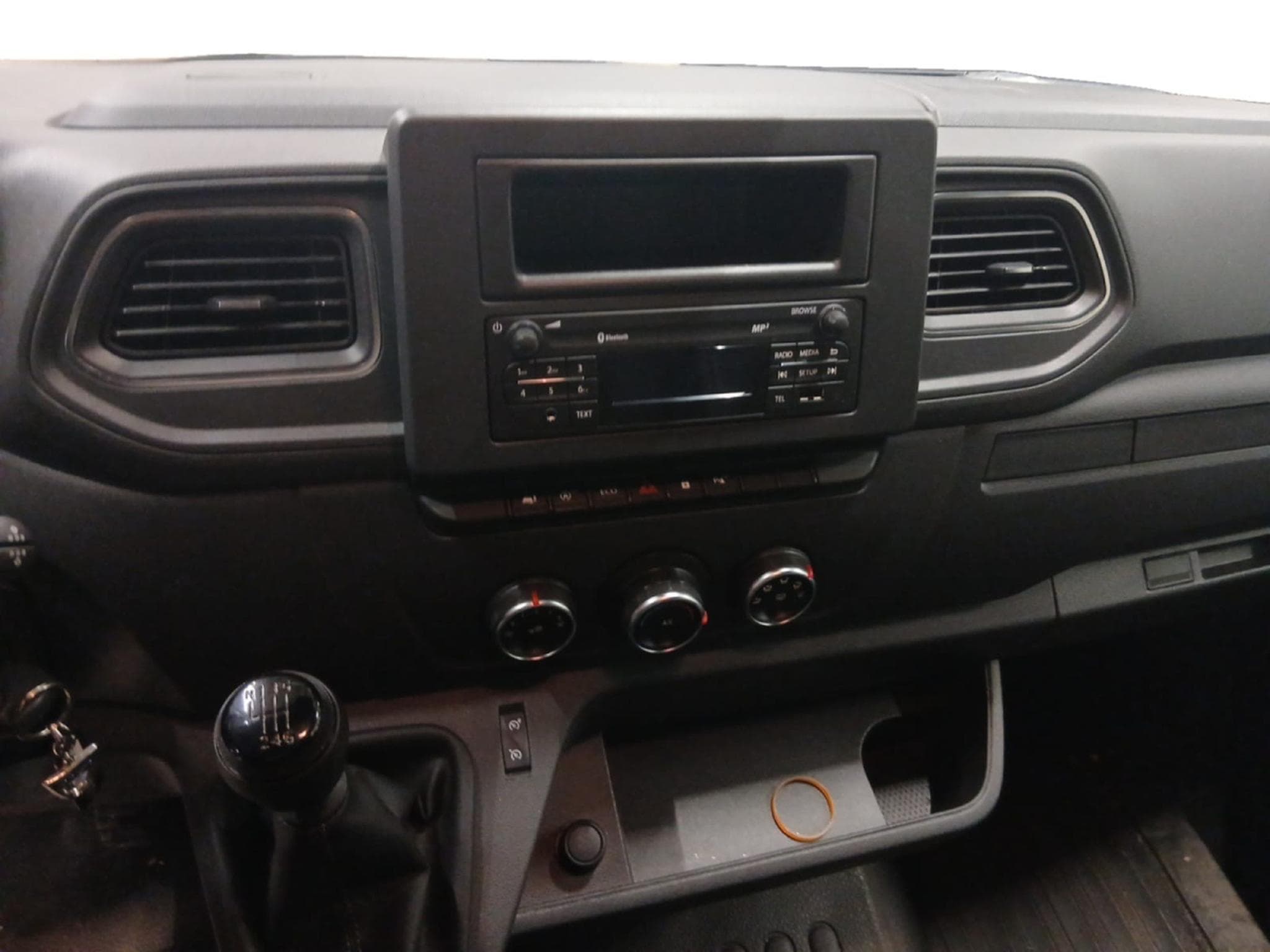Renault Master L2H2 GRAND CONFORT BLUE DCI 150 6D 3,3T (2024) - Foto 10