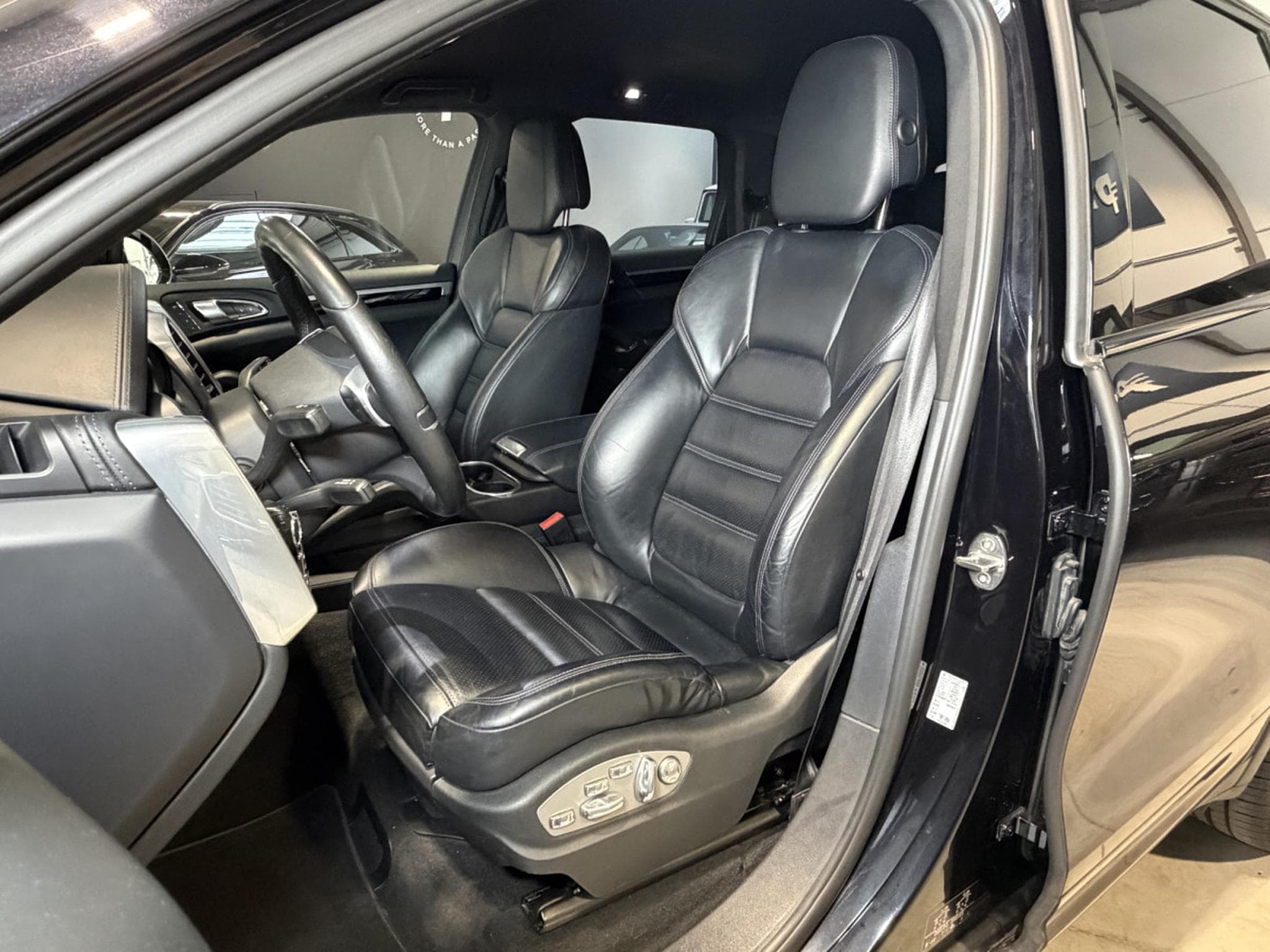 Porsche Cayenne Cayenne S Diesel/Luftfederung/21/CUIR/AHK/VOLL (2014) - Photo 11