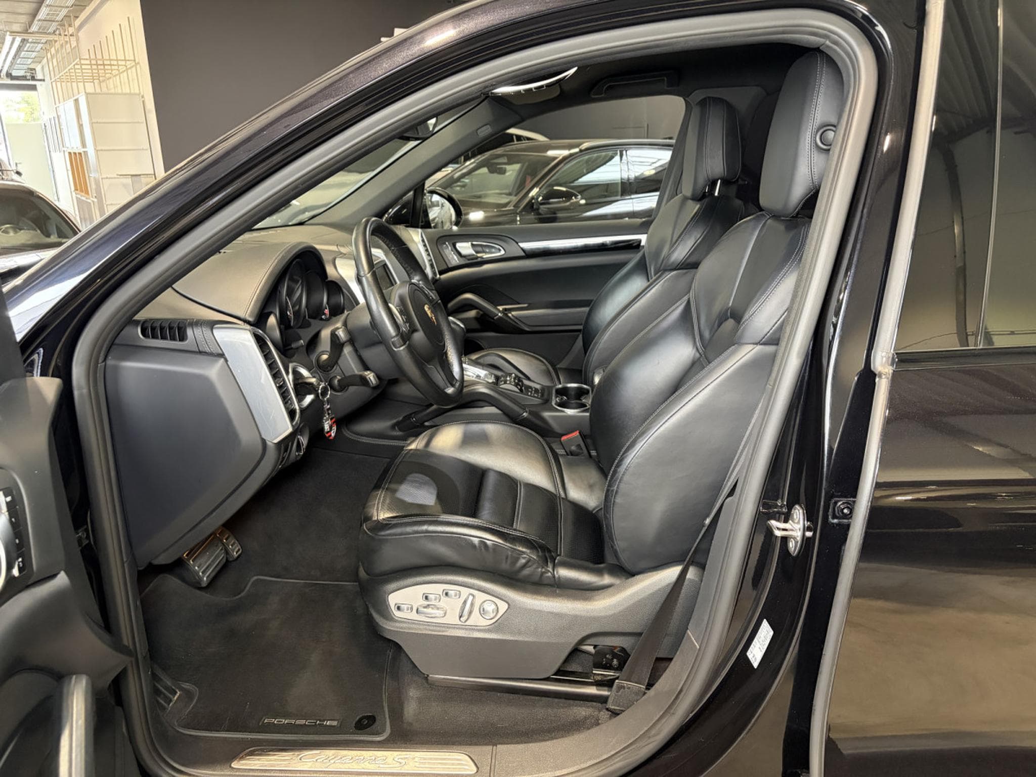 Porsche Cayenne Cayenne S Diesel/Luftfederung/21/CUIR/AHK/VOLL (2014) - Photo 9