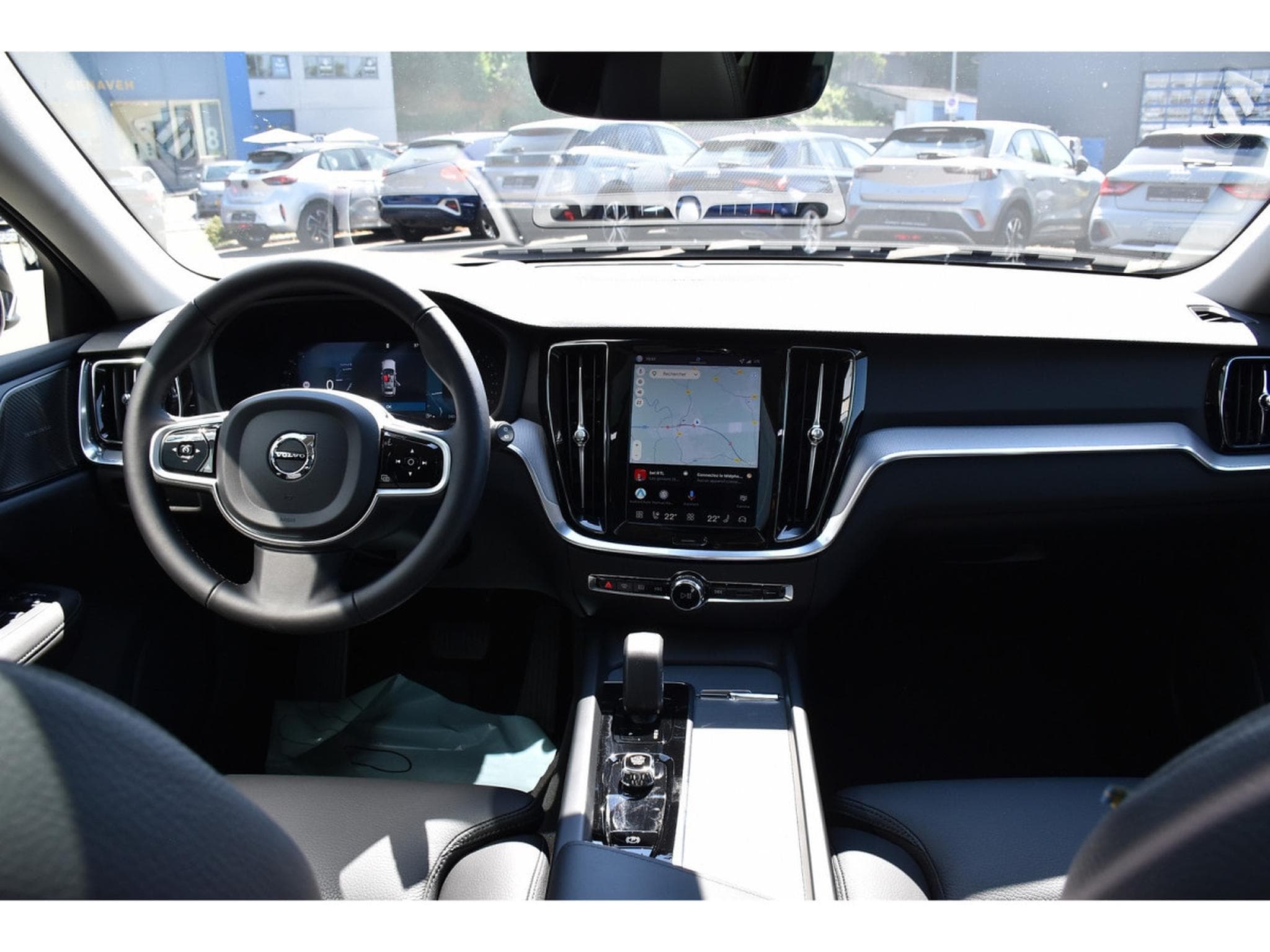 Volvo V60 2.0 B4 Plus Dark Geartronic PANO CUIR MEMO CAM360 HARMAN 1°M (2025) - Photo 10