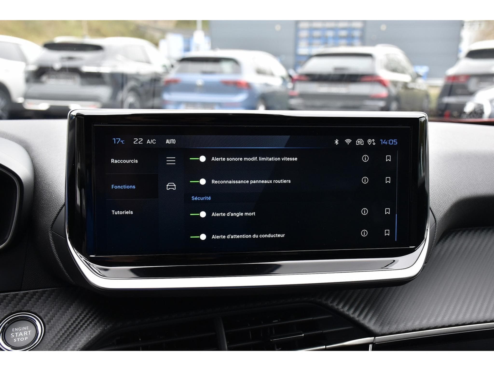 Peugeot 2008 1.2 Hybrid 145 Allure e-DCS6 ACC LANE SIDE GPS CAM360 1°MAIN (2025) - Foto 18