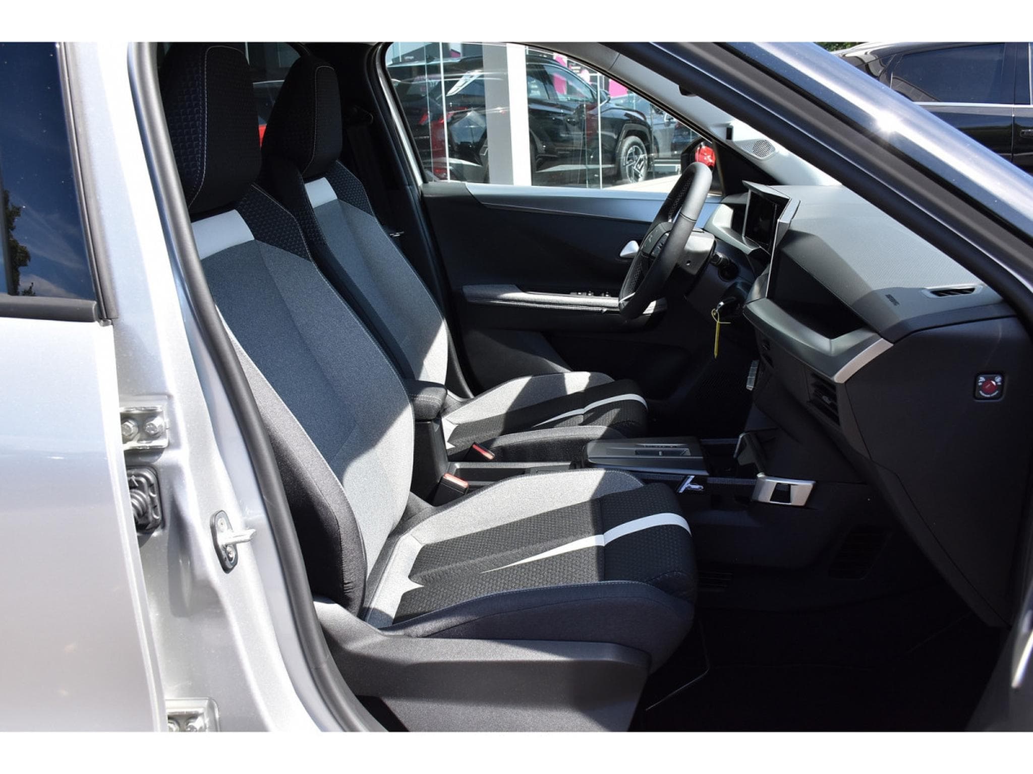 Opel Frontera 1.2 Turbo Hybrid GS e-DCT6 7 Pl. SG CHFF GPS SIDE CAM NEUF (2026) - Foto 7