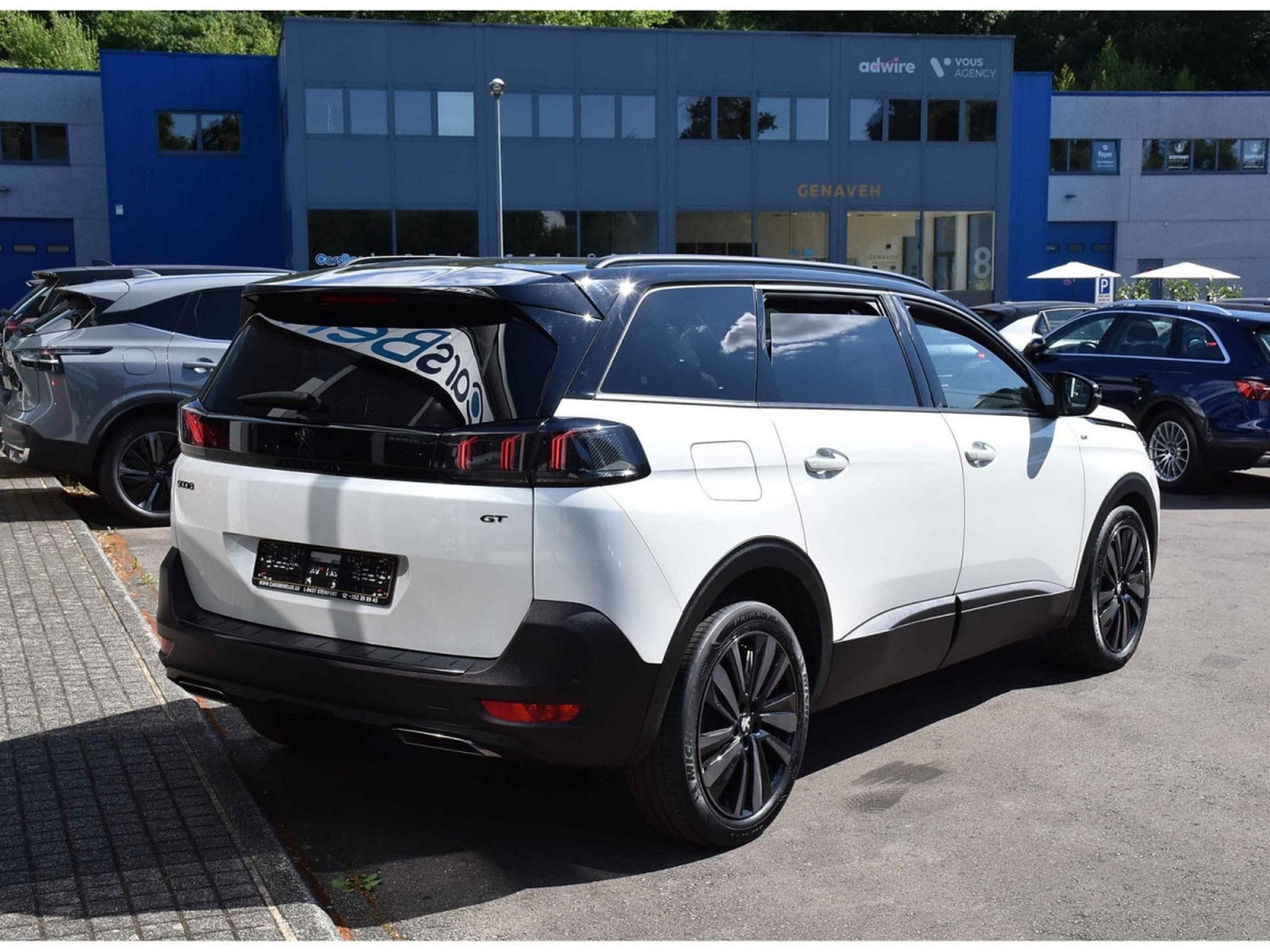 Peugeot 5008 1.5 BlueHDI GT EAT8 PANO CUIR FOCAL ACC SIDE CAM360 1° MAIN (2023) - Foto 4