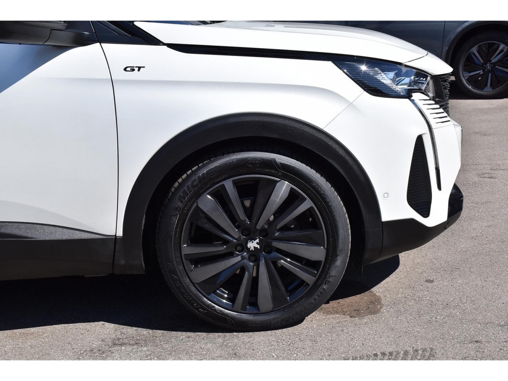 Peugeot 5008 1.5 BlueHDI GT EAT8 PANO CUIR FOCAL ACC SIDE CAM360 1° MAIN (2023) - Foto 5