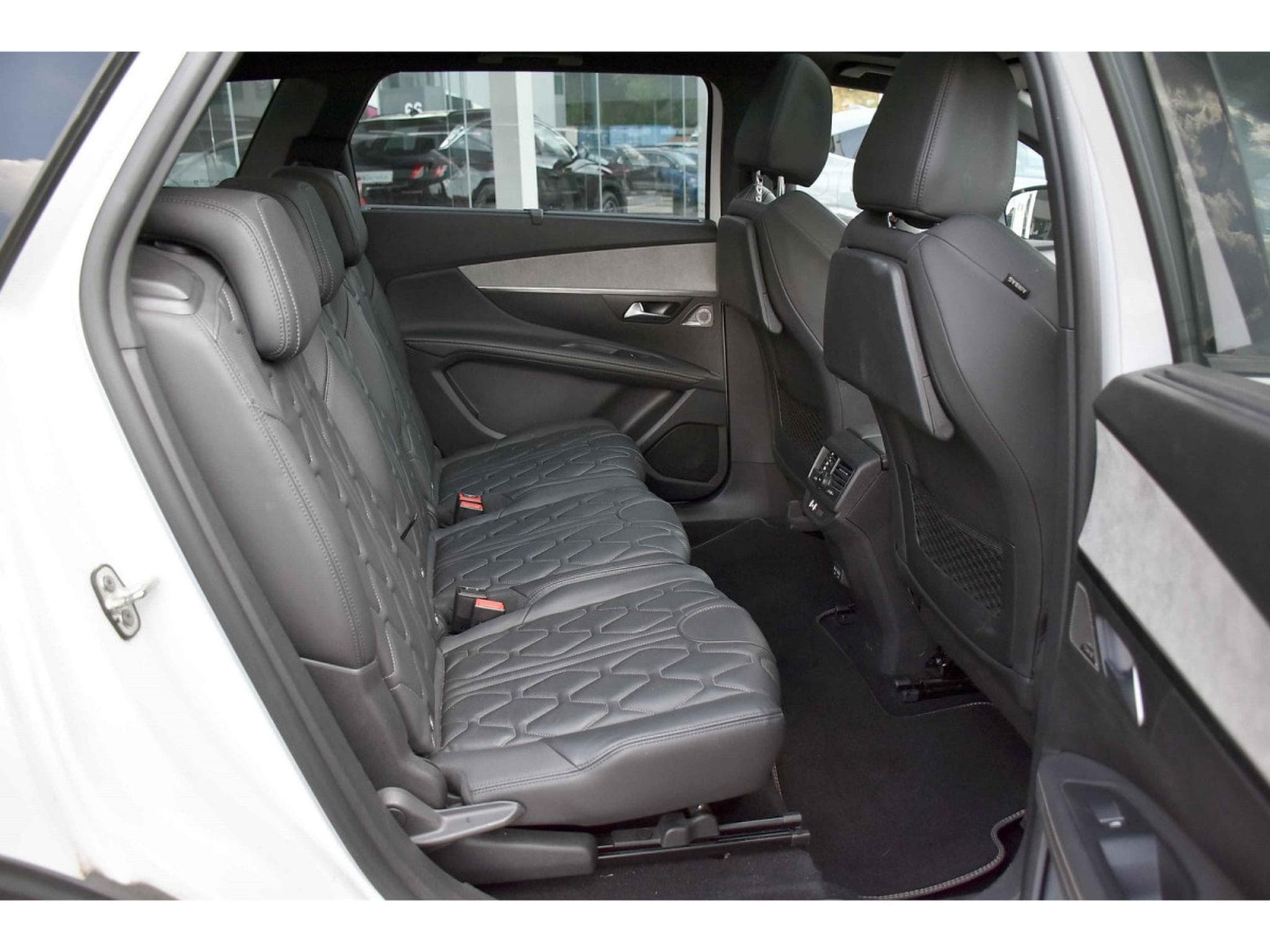 Peugeot 5008 1.5 BlueHDI GT EAT8 PANO CUIR FOCAL ACC SIDE CAM360 1° MAIN (2023) - Foto 8