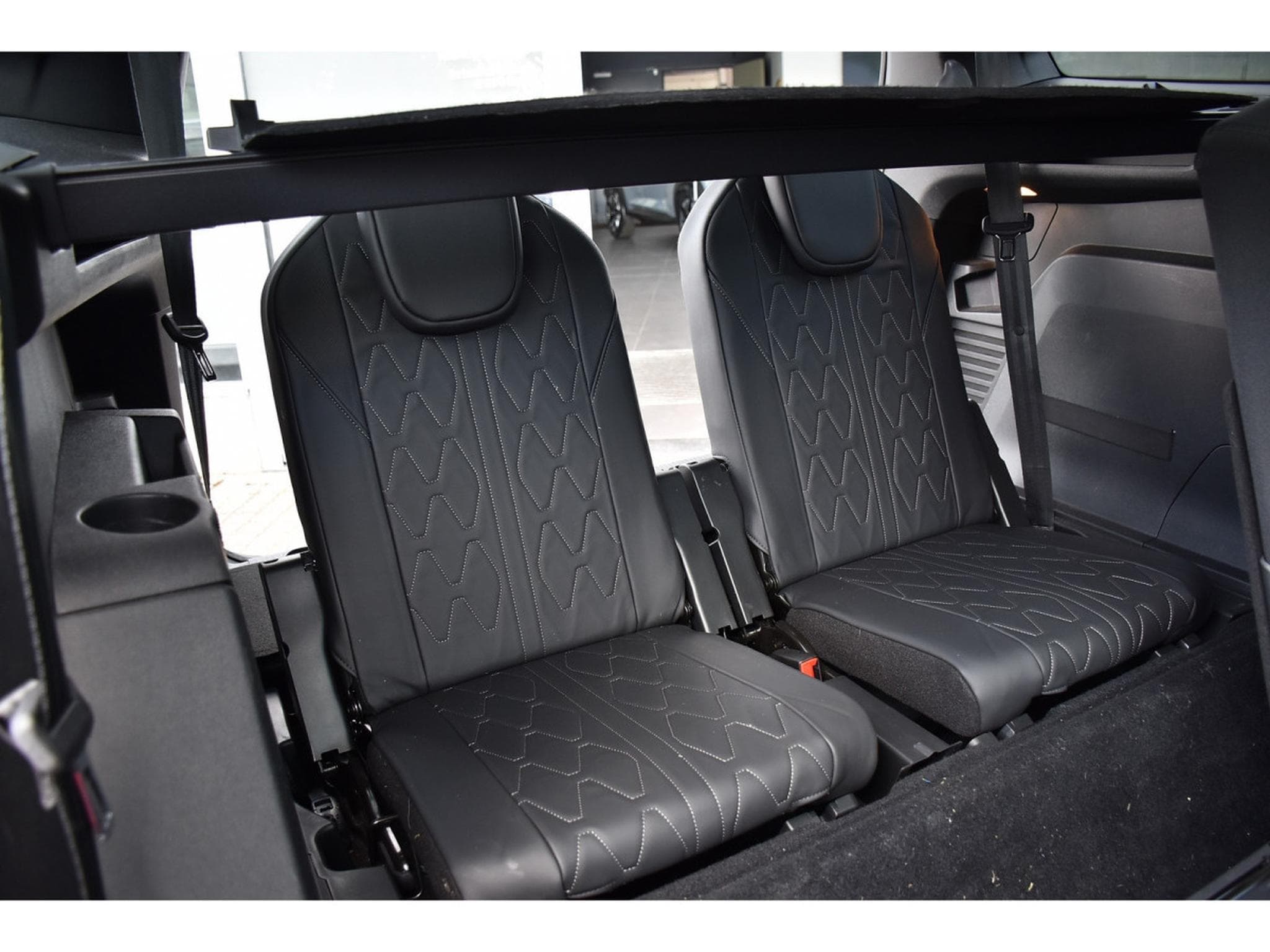 Peugeot 5008 1.5 BlueHDI GT EAT8 PANO CUIR FOCAL ACC SIDE CAM360 1° MAIN (2023) - Foto 9