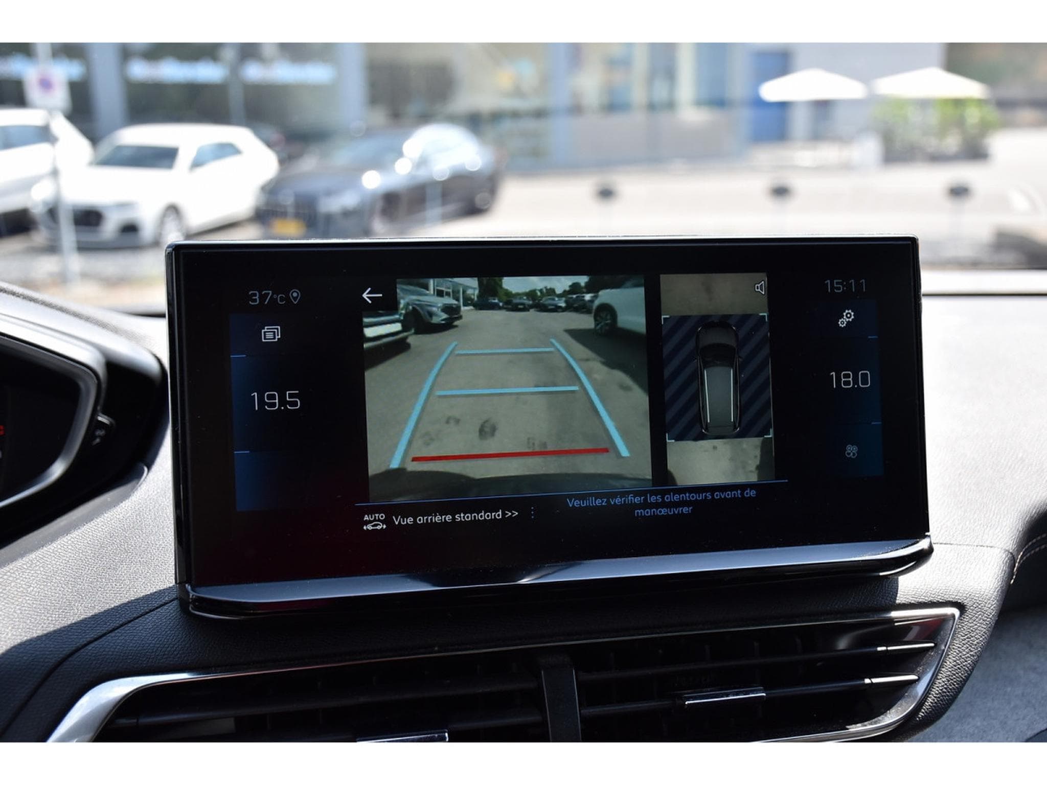 Peugeot 5008 1.5 BlueHDI GT EAT8 PANO CUIR FOCAL ACC SIDE CAM360 1° MAIN (2023) - Foto 15