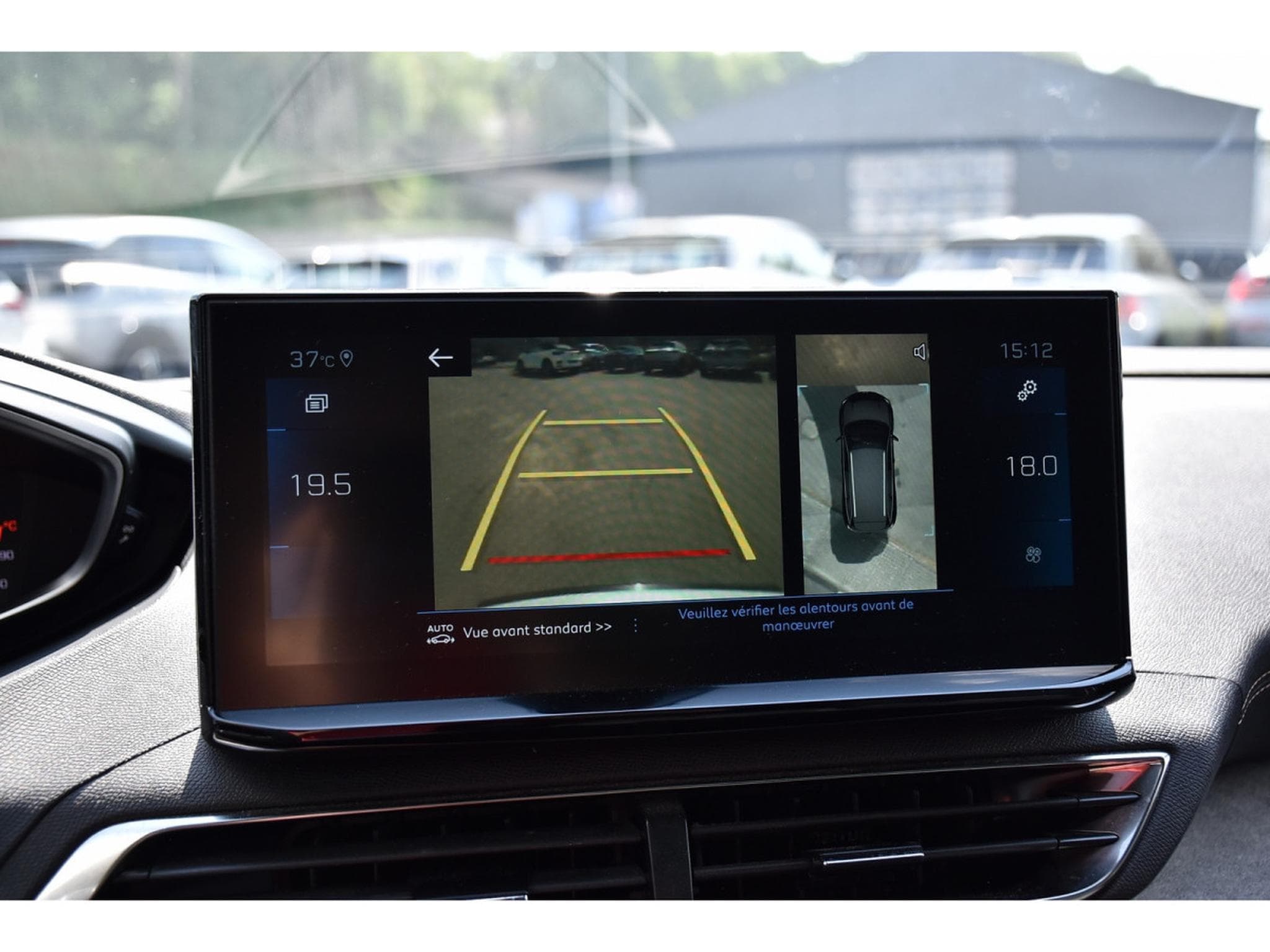 Peugeot 5008 1.5 BlueHDI GT EAT8 PANO CUIR FOCAL ACC SIDE CAM360 1° MAIN (2023) - Foto 16