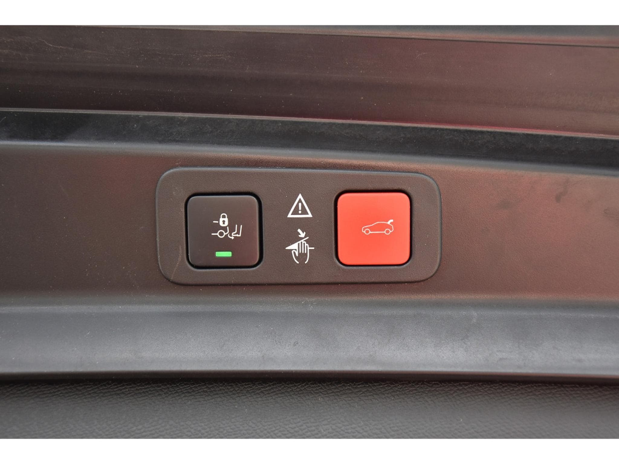Peugeot 5008 1.5 BlueHDI GT EAT8 PANO CUIR FOCAL ACC SIDE CAM360 1° MAIN (2023) - Foto 23