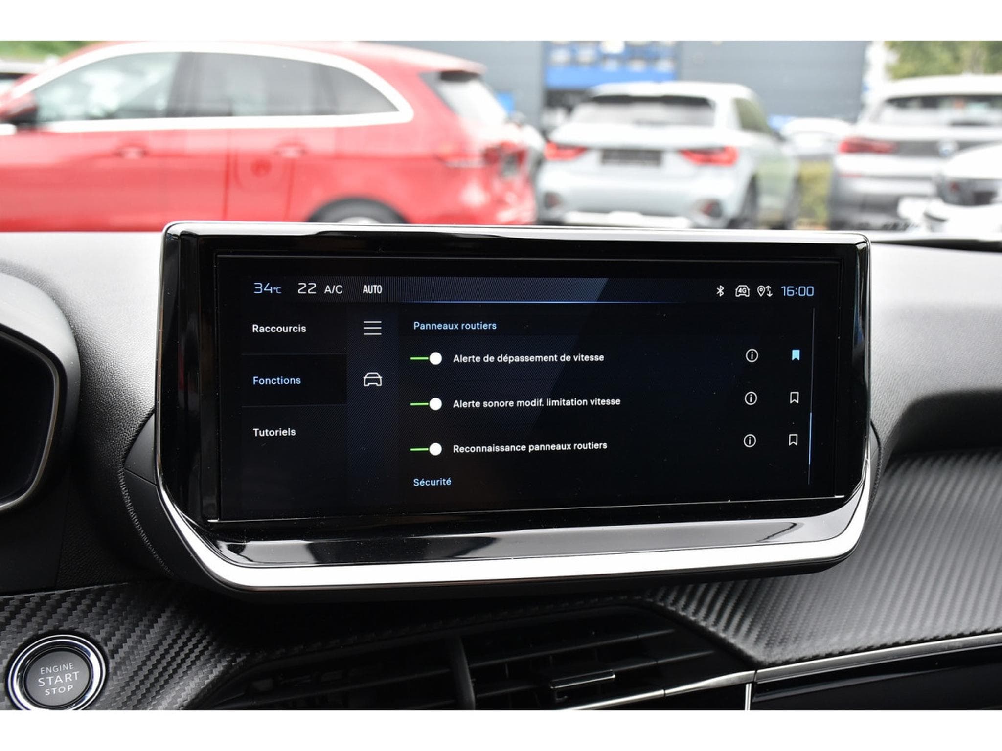 Peugeot 2008 1.2 PureTech Allure ACC GPS LANE SIDE REGUL CAM 360 1° MAIN (2025) - Foto 16