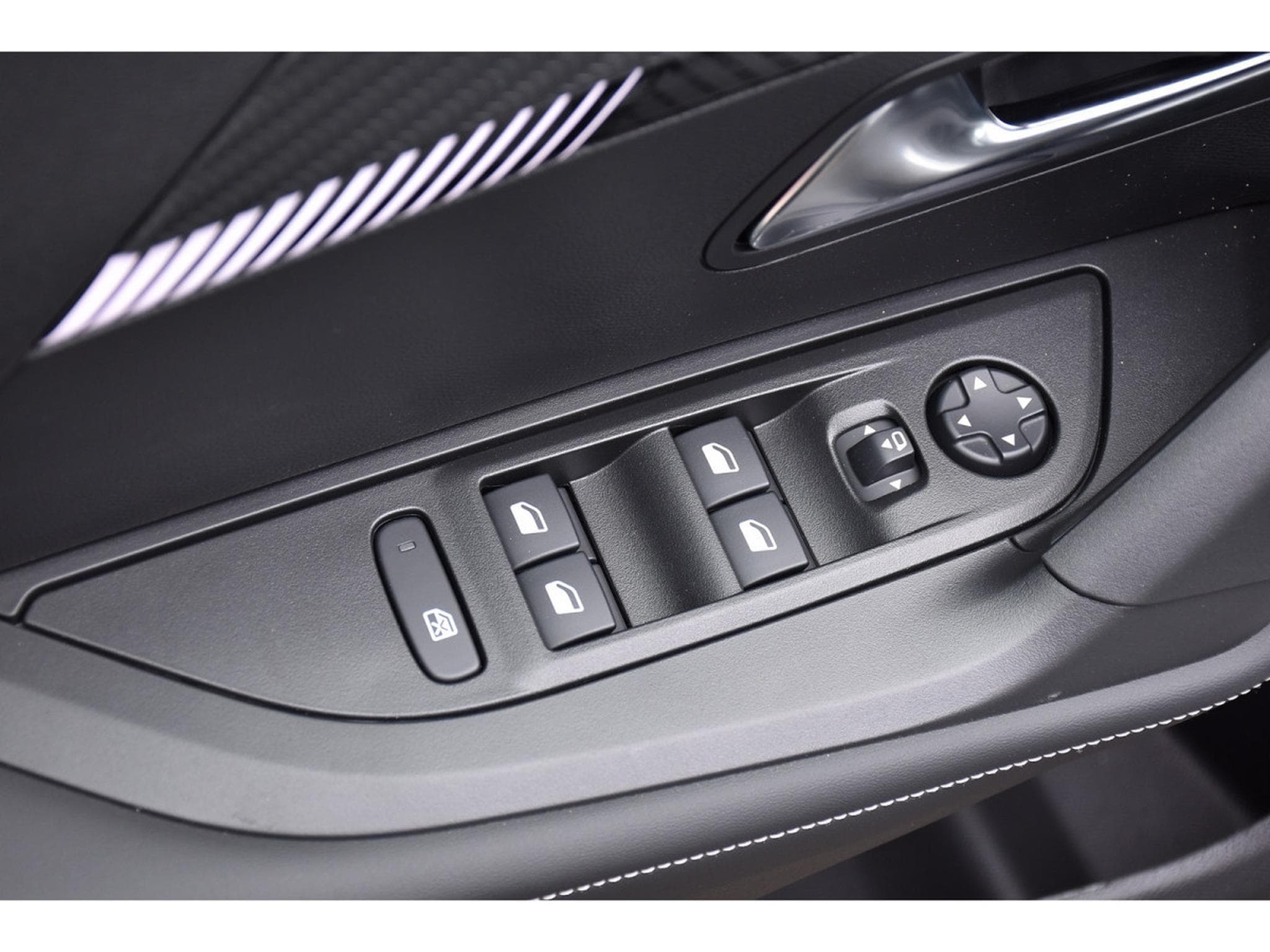 Peugeot 2008 1.2 PureTech Allure ACC GPS LANE SIDE REGUL CAM 360 1° MAIN (2025) - Foto 23