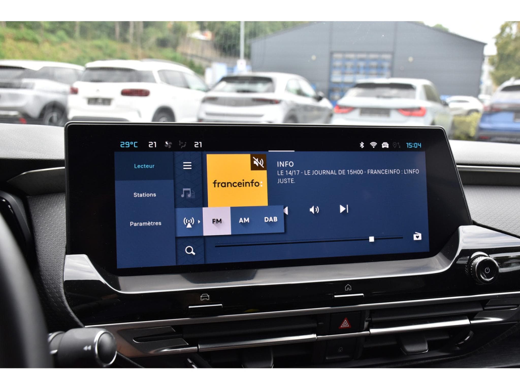 Citroën C5 X 1.2 130 PLUS EAT8 CUIR ACC HUD LANE 1° MAIN (2024) - Photo 11