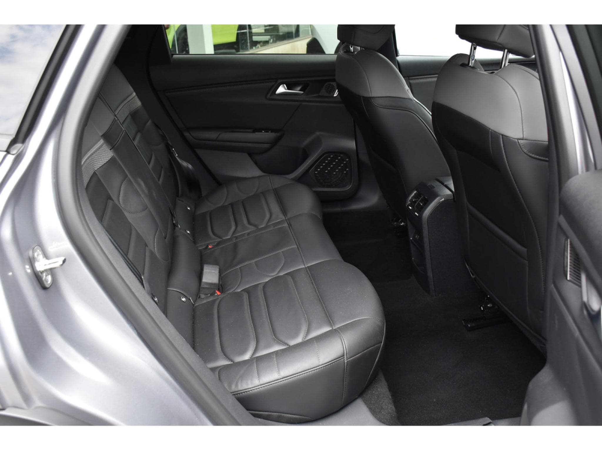 Citroën C5 X 1.2 130 PLUS EAT8 CUIR ACC HUD LANE 1° MAIN (2024) - Photo 8