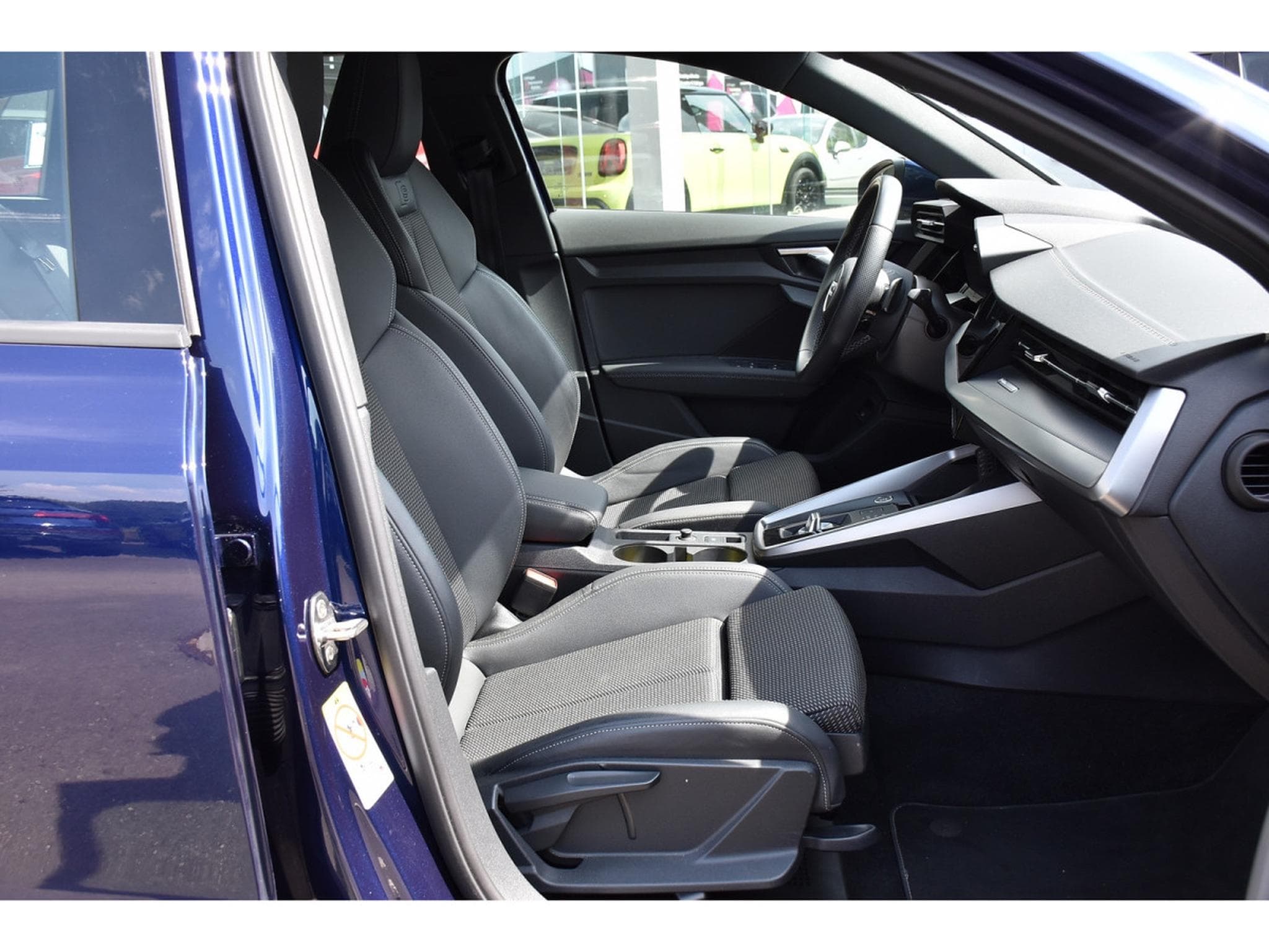 Audi A3 Sportback 40 TFSIe PHEV  S-Line S-Tronic ACC LANE CAM PARK (2023) - Photo 8