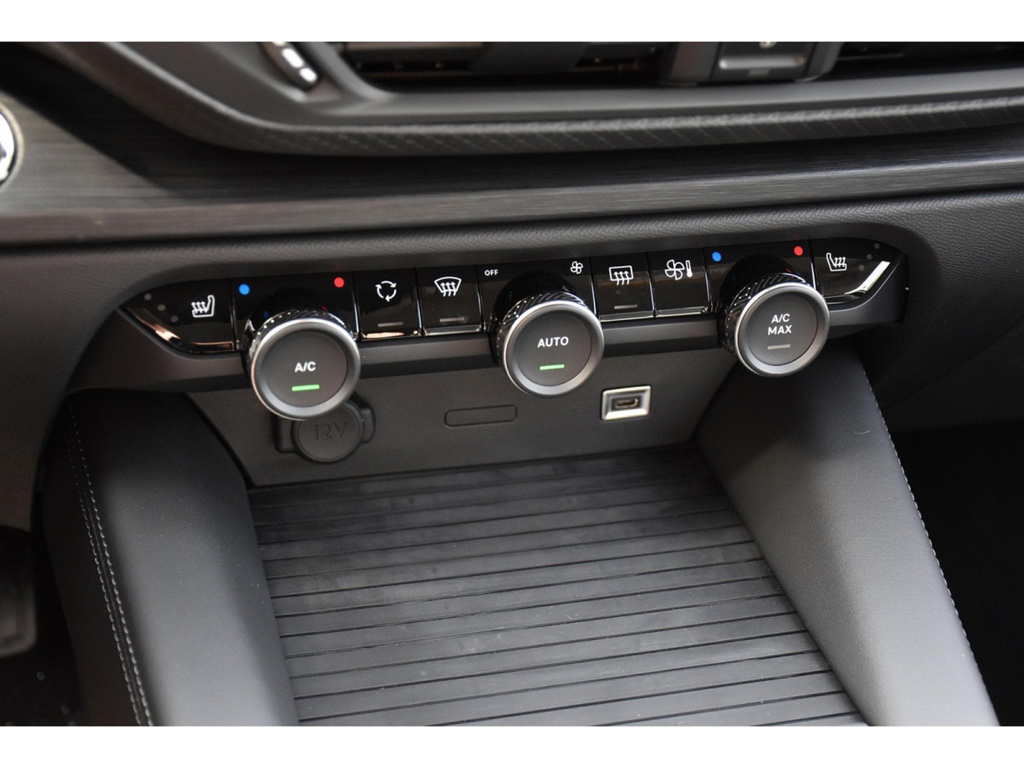 Citroën C5 X 1.2 PureTech PLUS EAT8 CUIR ACC HUD LANE NEUVE (2024) - Photo 19