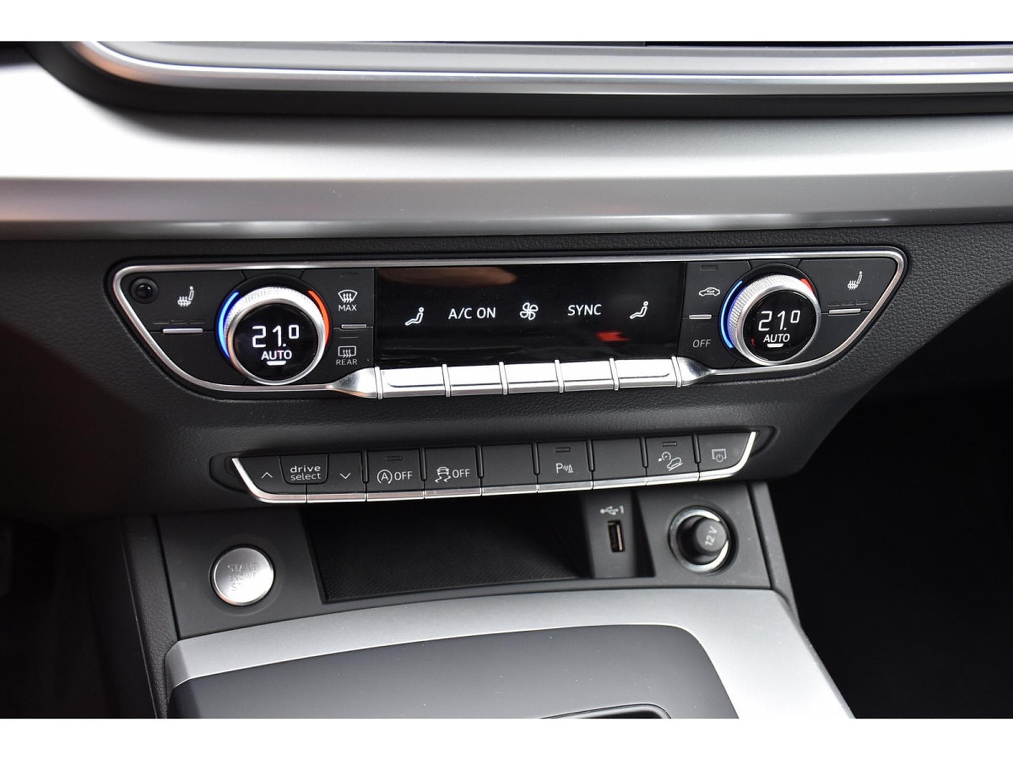 Audi Q5 40 TFSI Quattro S-Line S-Tronic CUIR LANE CAM MATRIX 1° MAIN (2024) - Photo 19