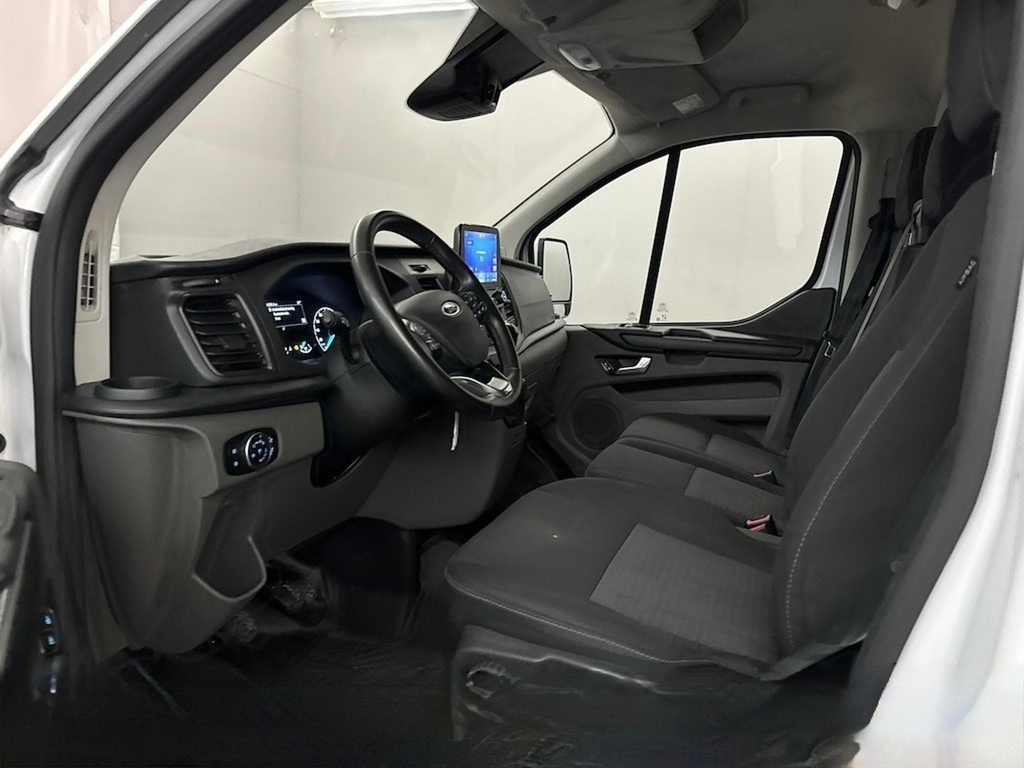 Ford Transit Custom Custom 300 L2H1  2,0l (2023) - Foto 5