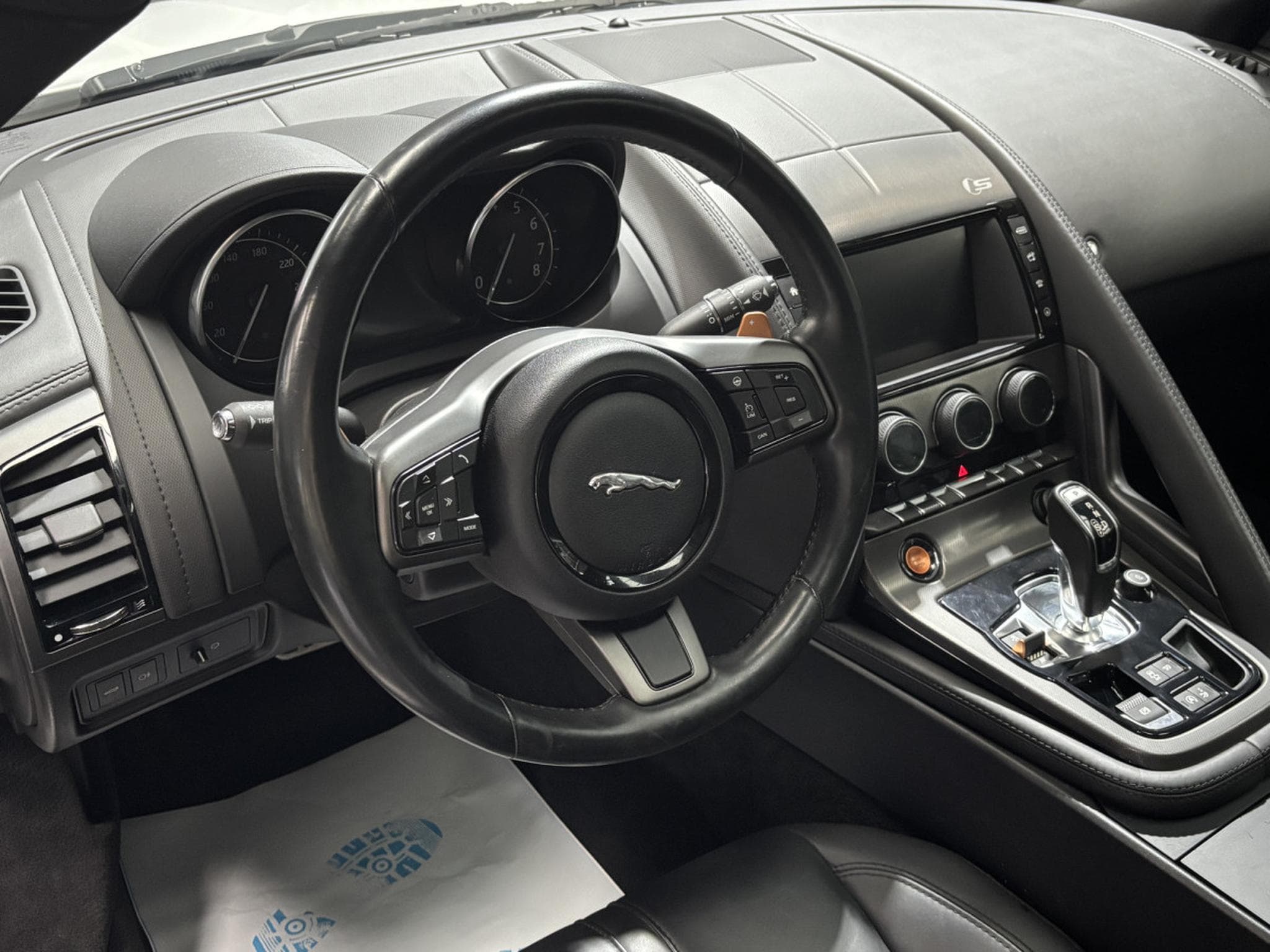 Jaguar F-Type 3.0L SC V6 AWD S (2016) - Photo 10
