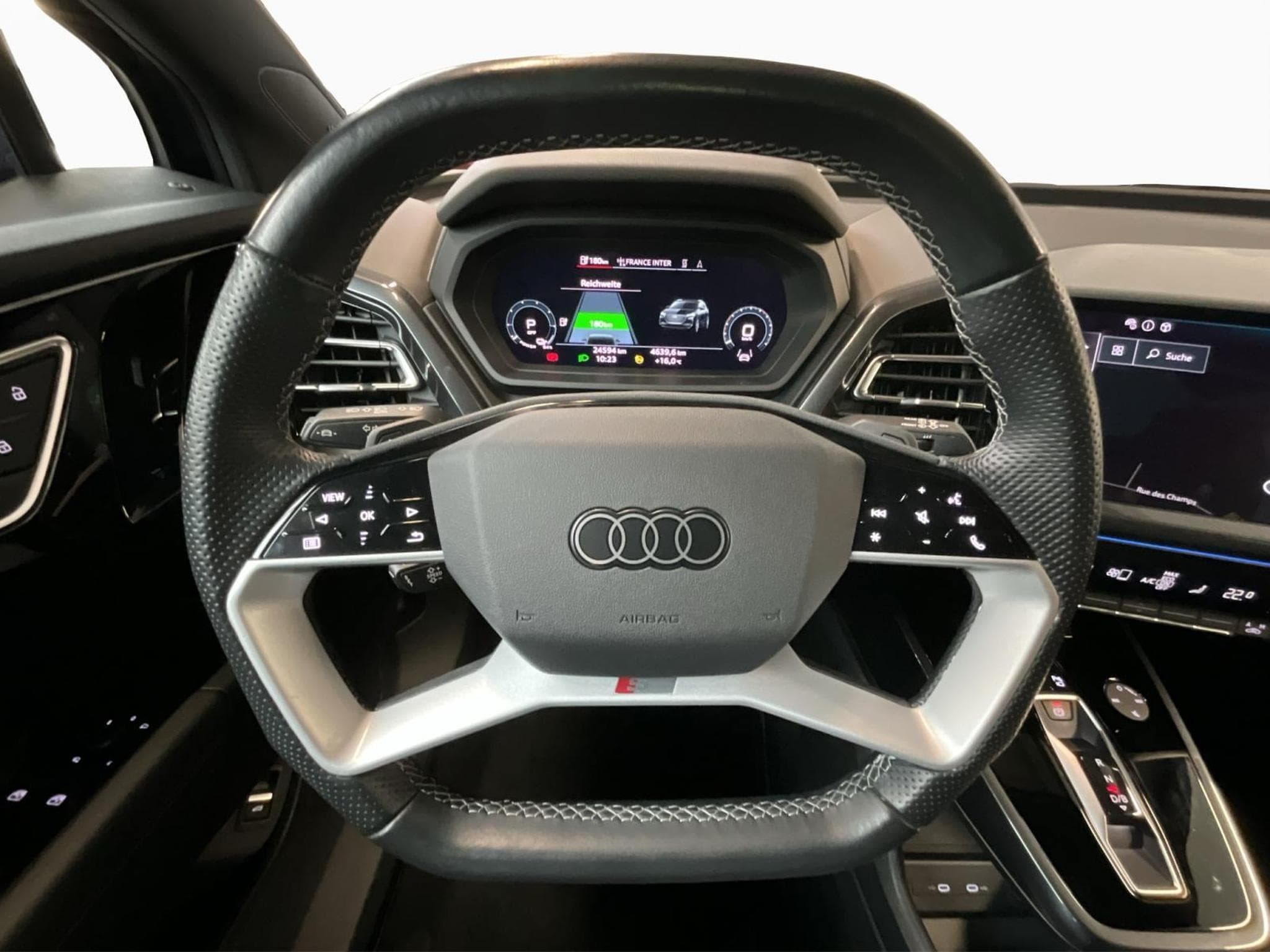 Audi Q4 e-tron 77kWh+E-Tron55+Quattro+S-Line+P.Climatisation+P.Premium+Pano (2024) - Photo 11