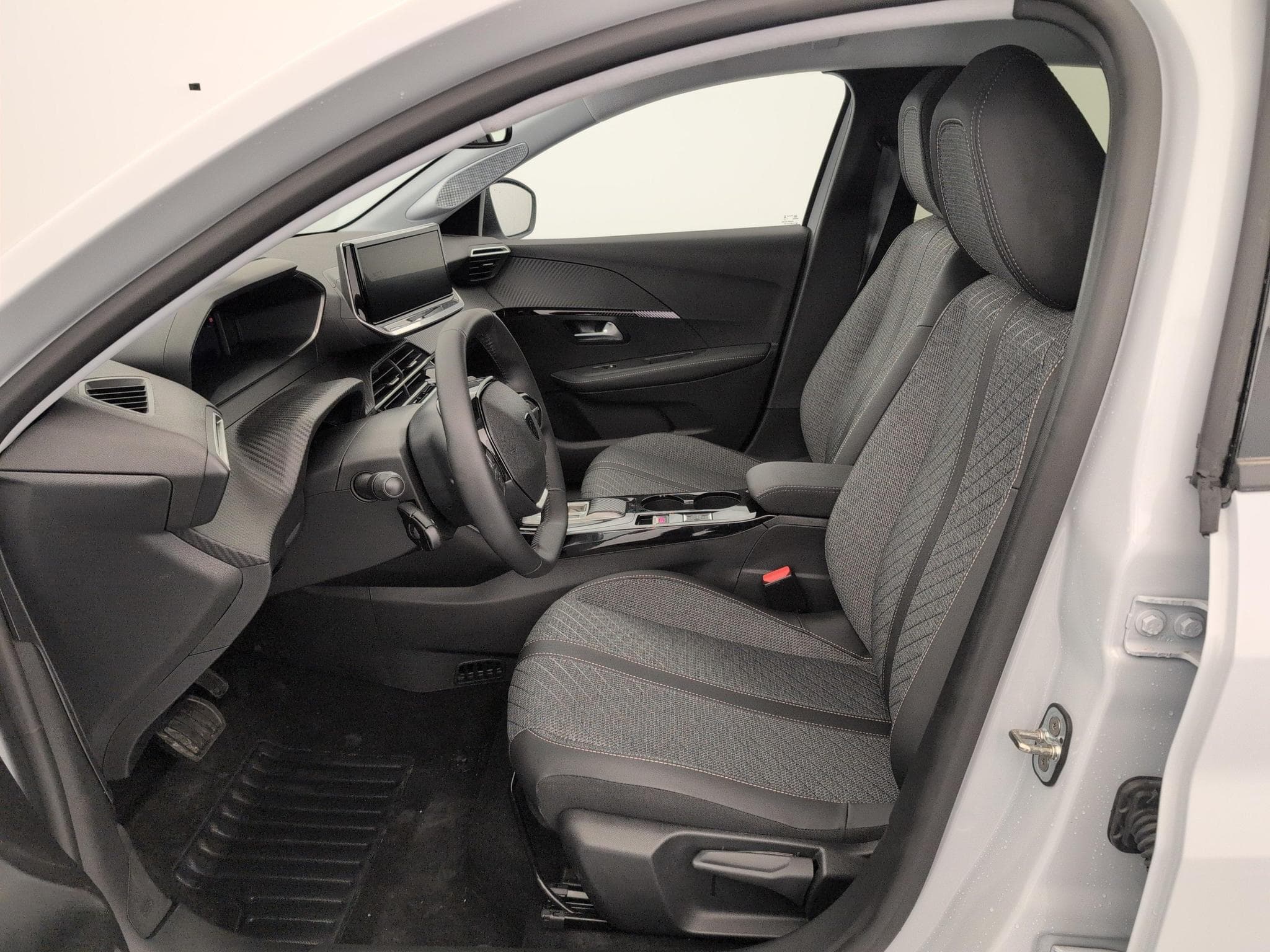 Peugeot 208 Hybrid 110 ch e-DCS6 Allure (2026) - Photo 14