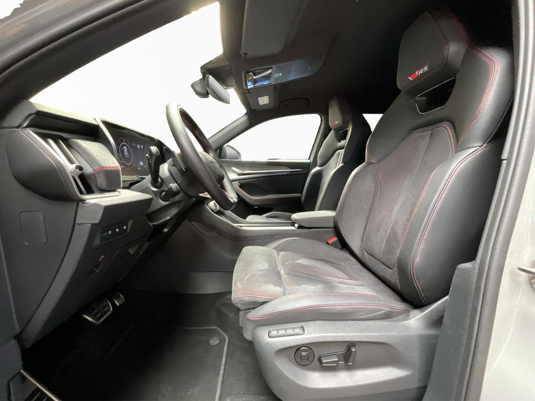 Skoda Kodiaq RS+DSG+LED+Branded+Navi+360° (2025) - Photo 9