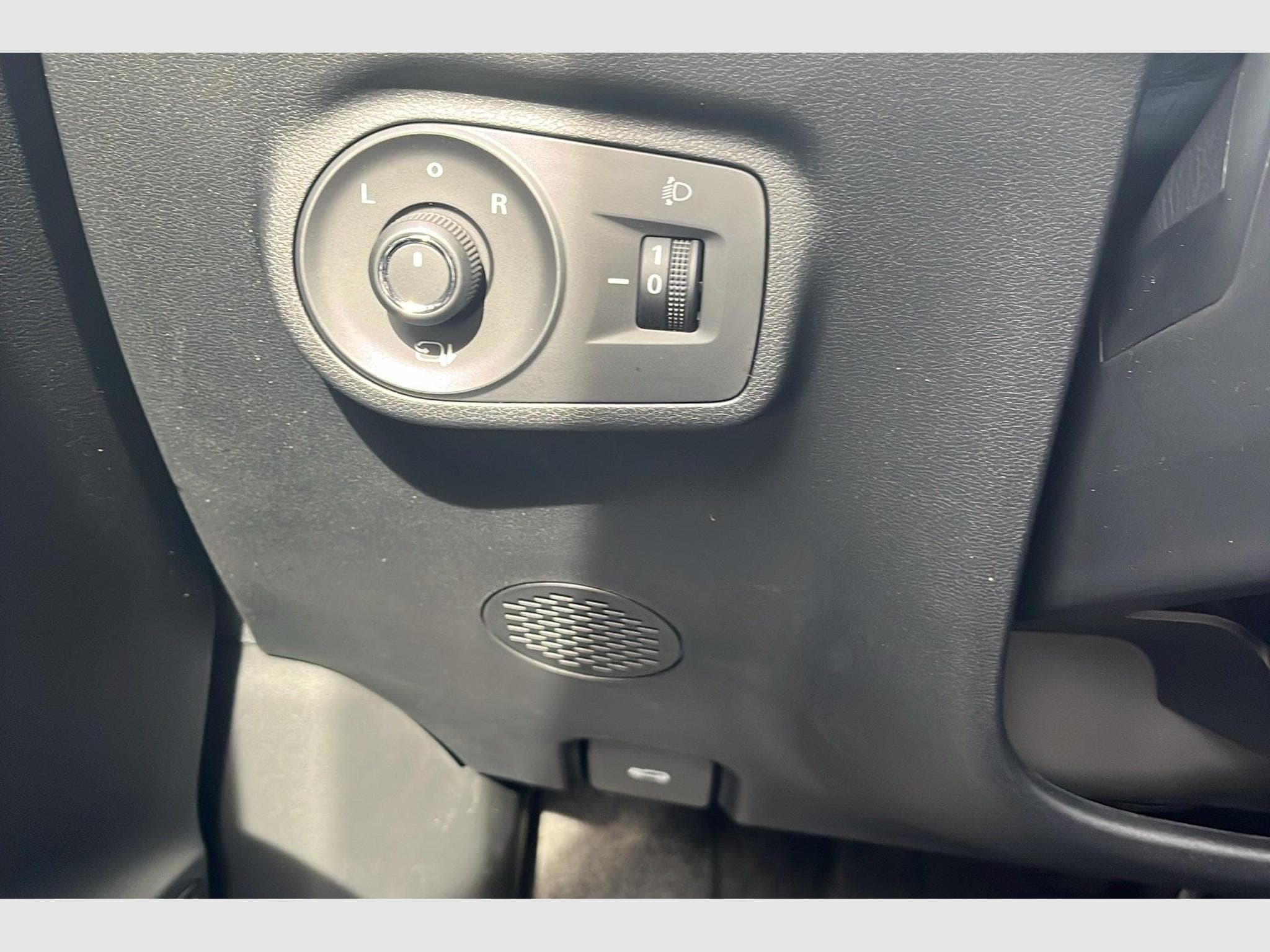 Mg ZS 1.5 L Hybrid+ 197 ch Luxury (2025) - Photo 19