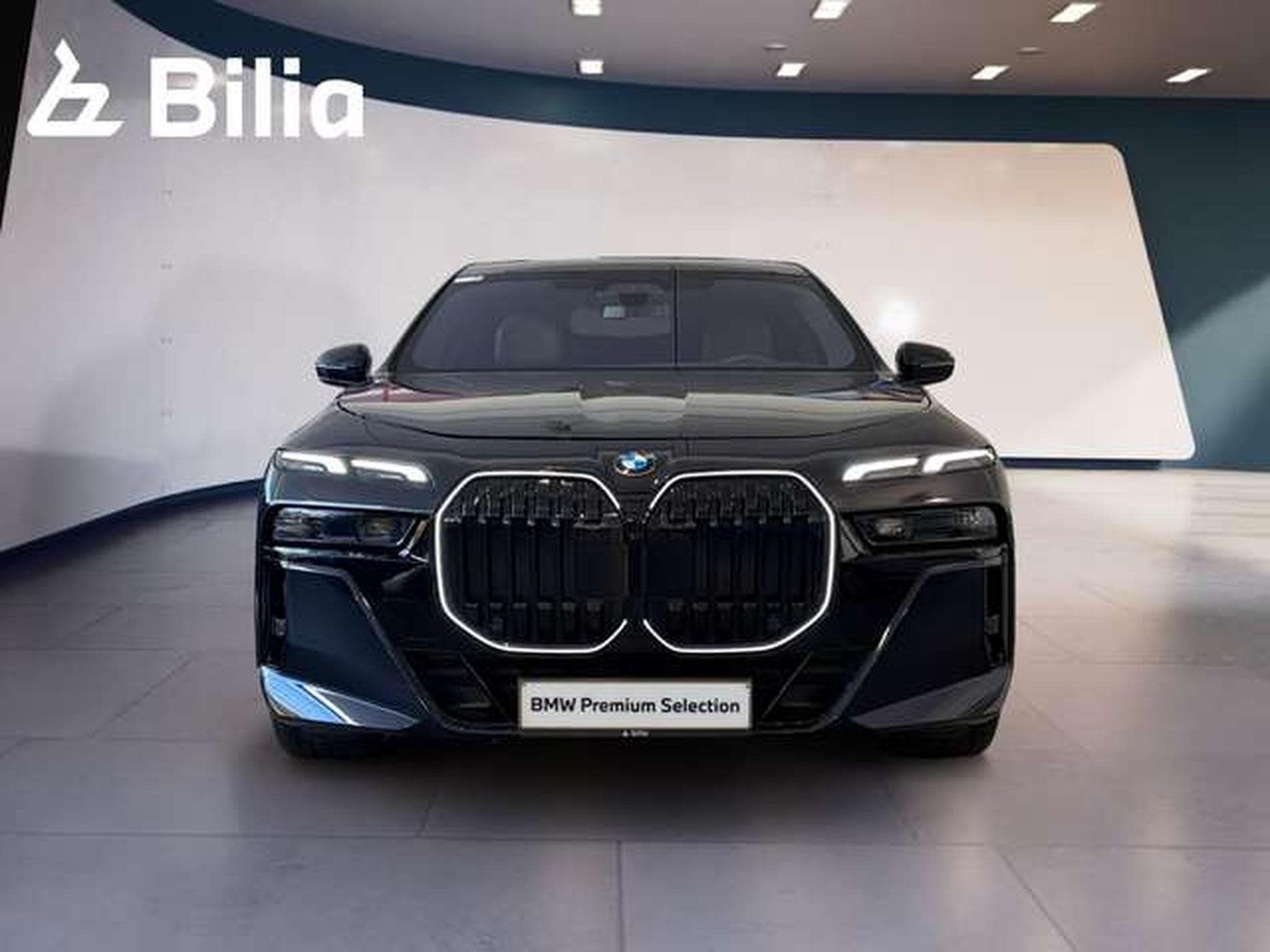 BMW 740 d xDrive DAB Aktivlenkung RFK (2025) - Photo 2