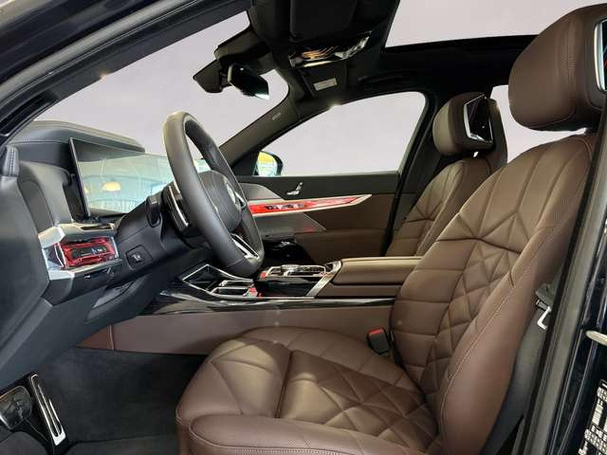 BMW 740 d xDrive DAB Aktivlenkung RFK (2025) - Photo 8