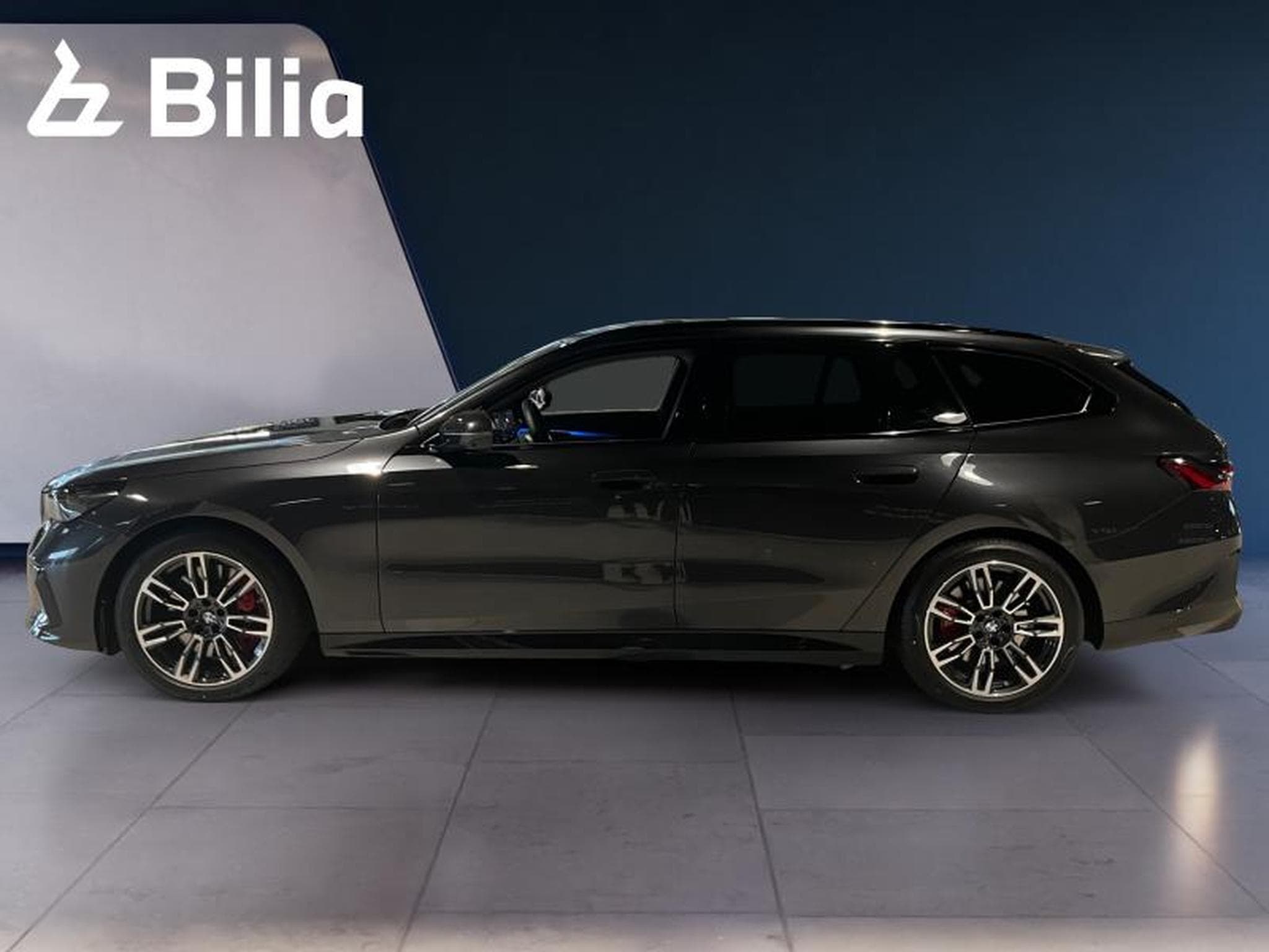BMW 540 540d xDrive Touring M Sport (2025) - Photo 3