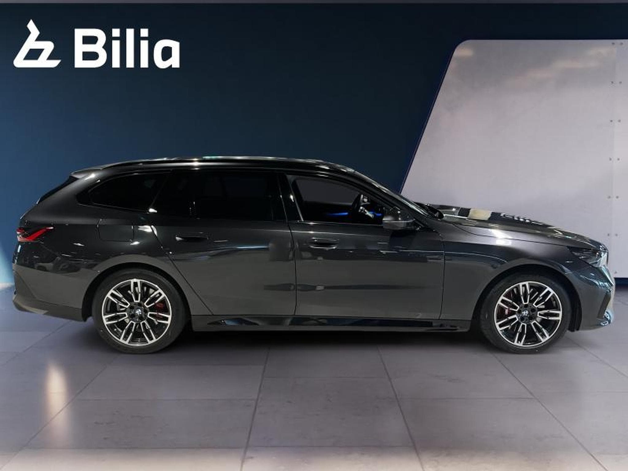 BMW 540 540d xDrive Touring M Sport (2025) - Photo 4